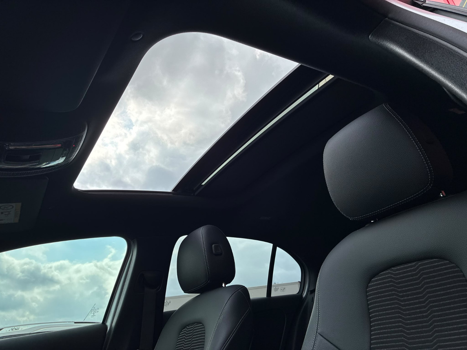Mercedes CLASSE A 200 d 150ch Progressive Line 8G-DCT – SUIVI MERCEDES – CARPLAY – GARANTIE 12 MOIS — photo 37