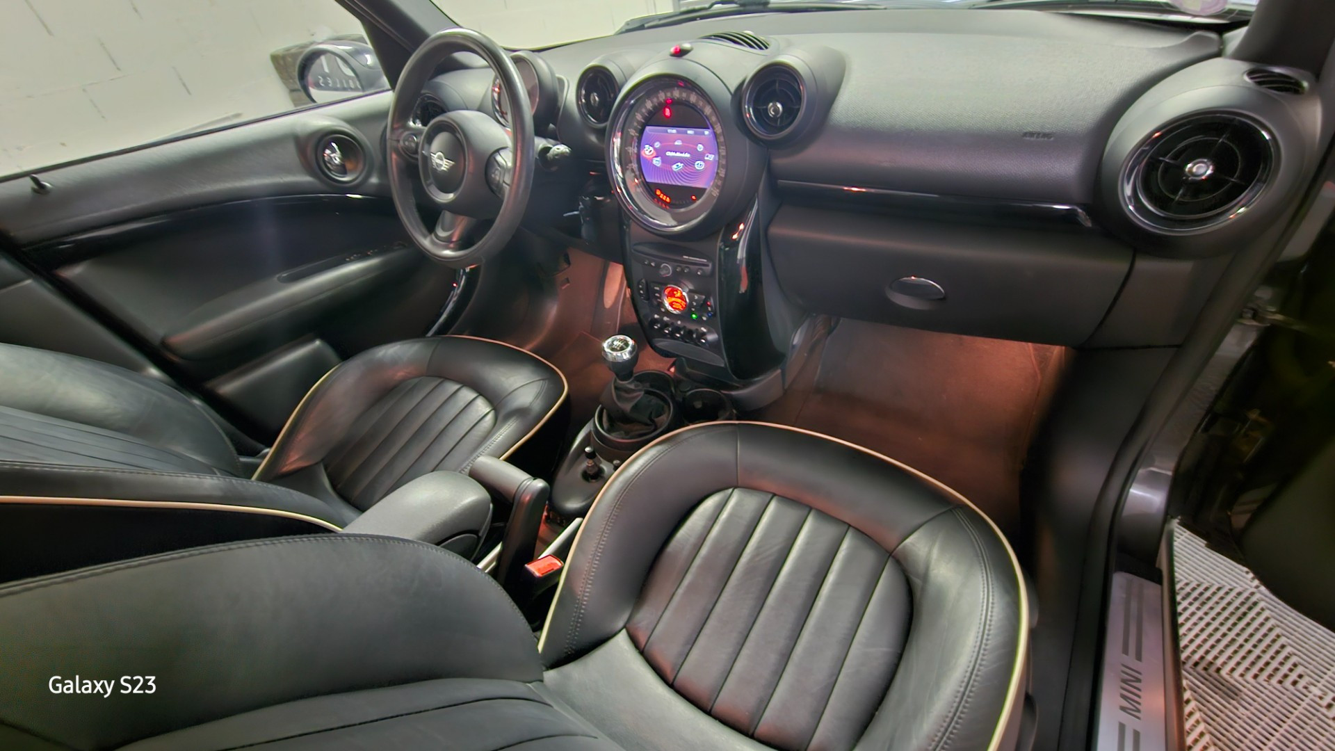 MINI Countryman - vue 1