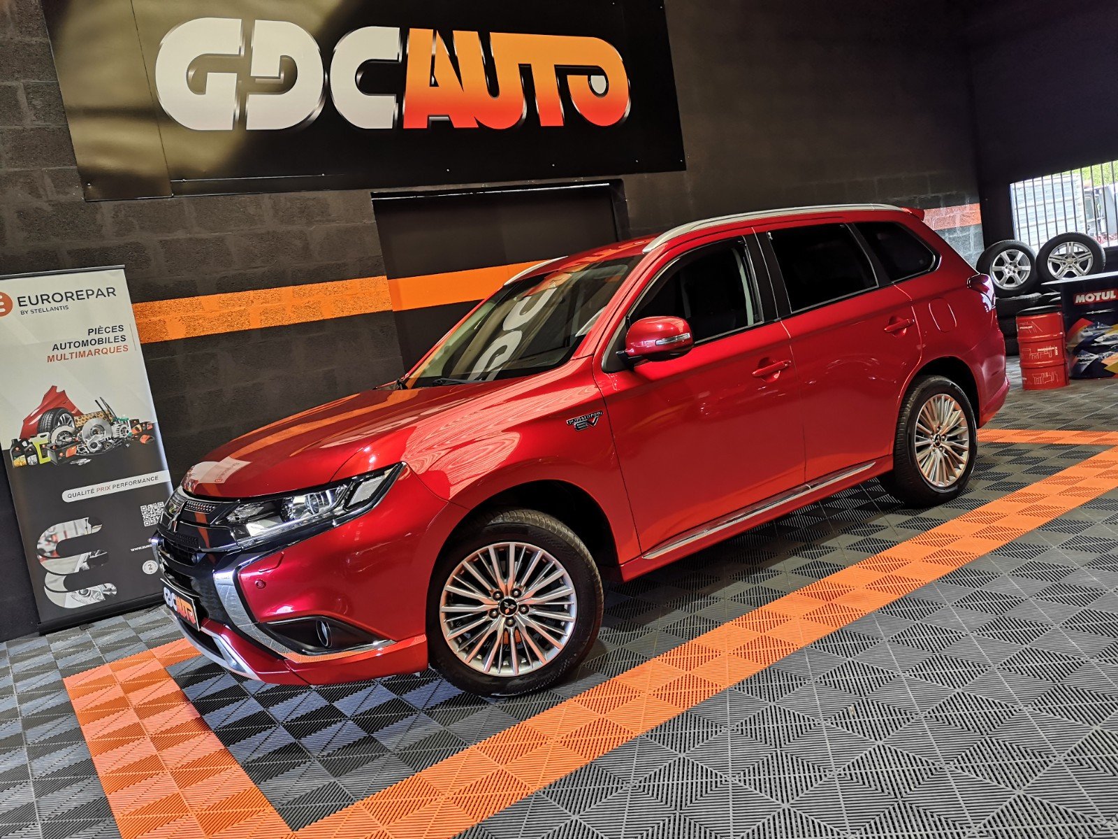 MITSUBISHI Outlander
