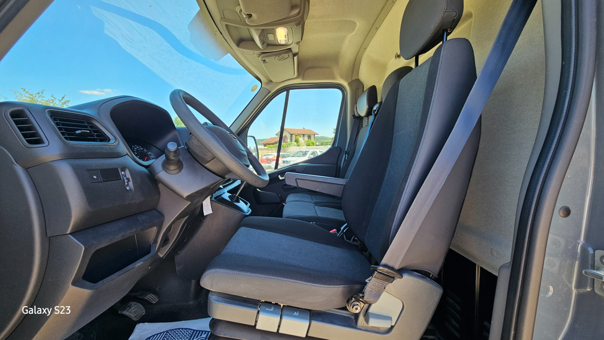 Nissan INTERSTAR FOURGON NV400 - vue 1