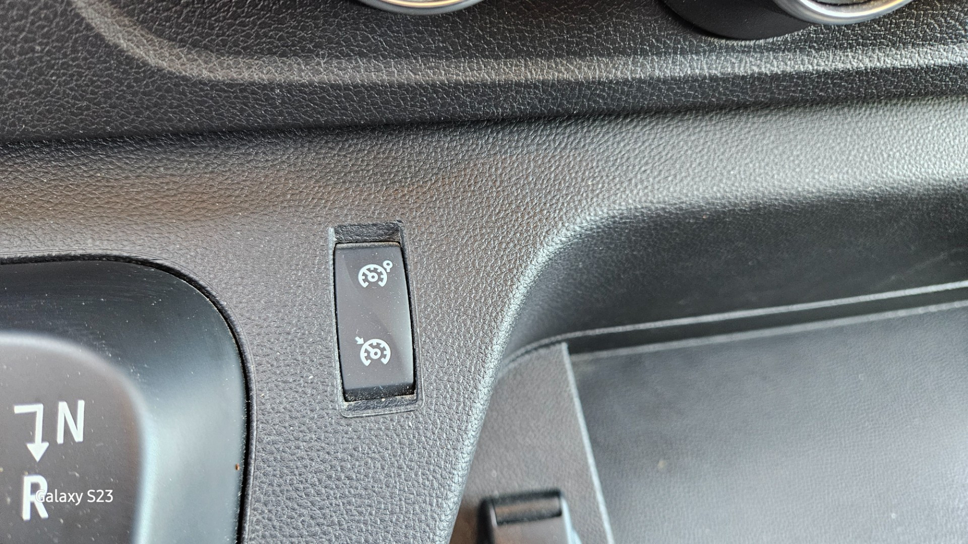 Nissan INTERSTAR FOURGON NV400 - vue 1