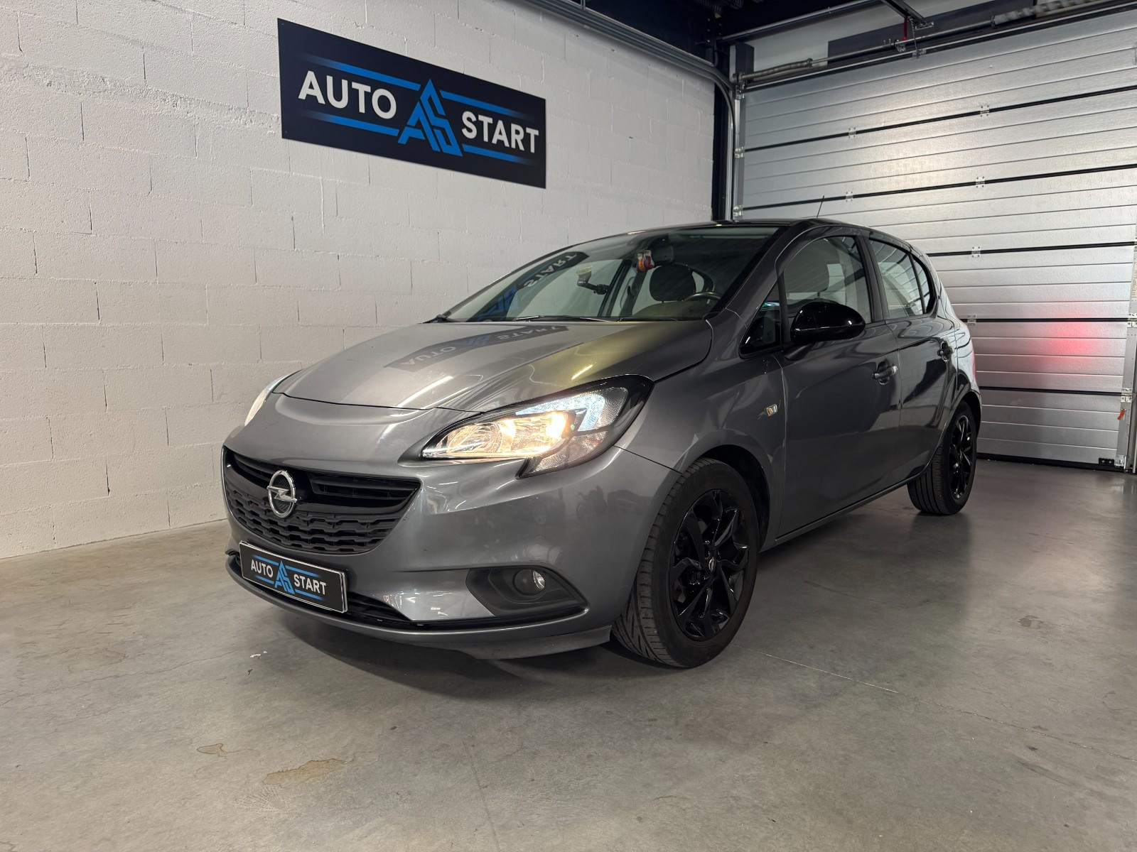 Opel CORSA E Black Edition