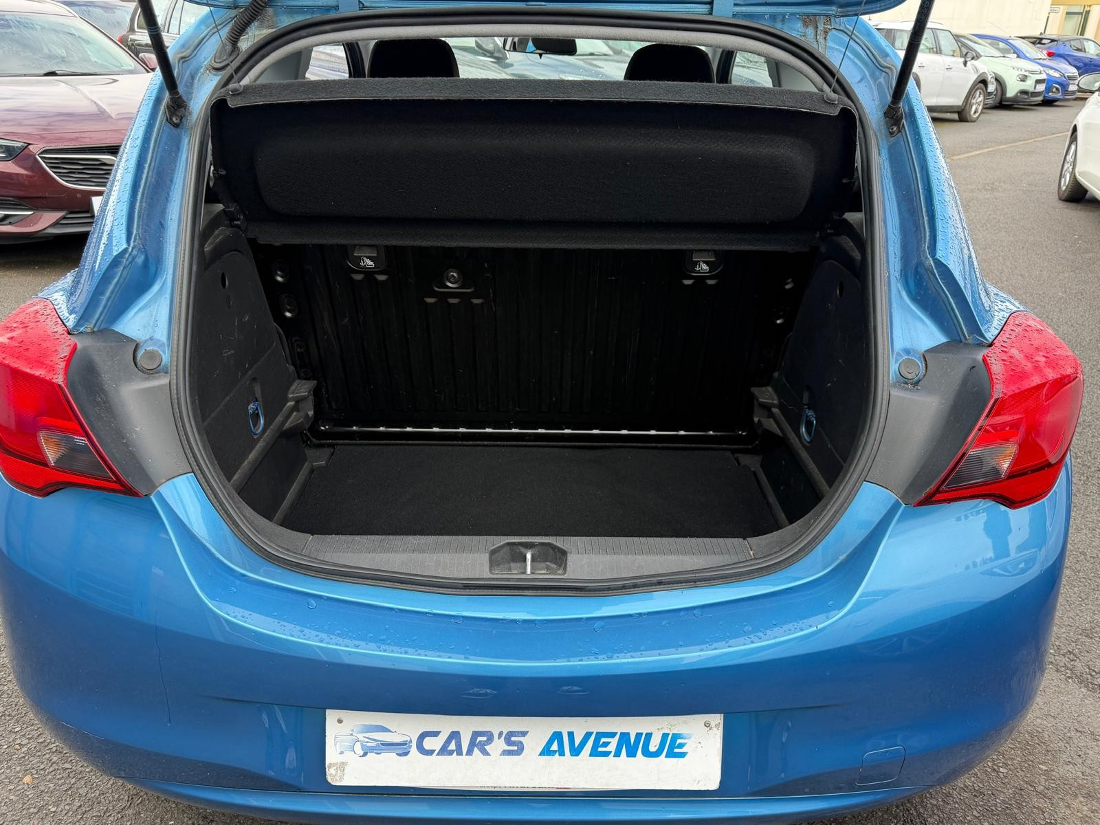 Opel CORSA E - vue 1