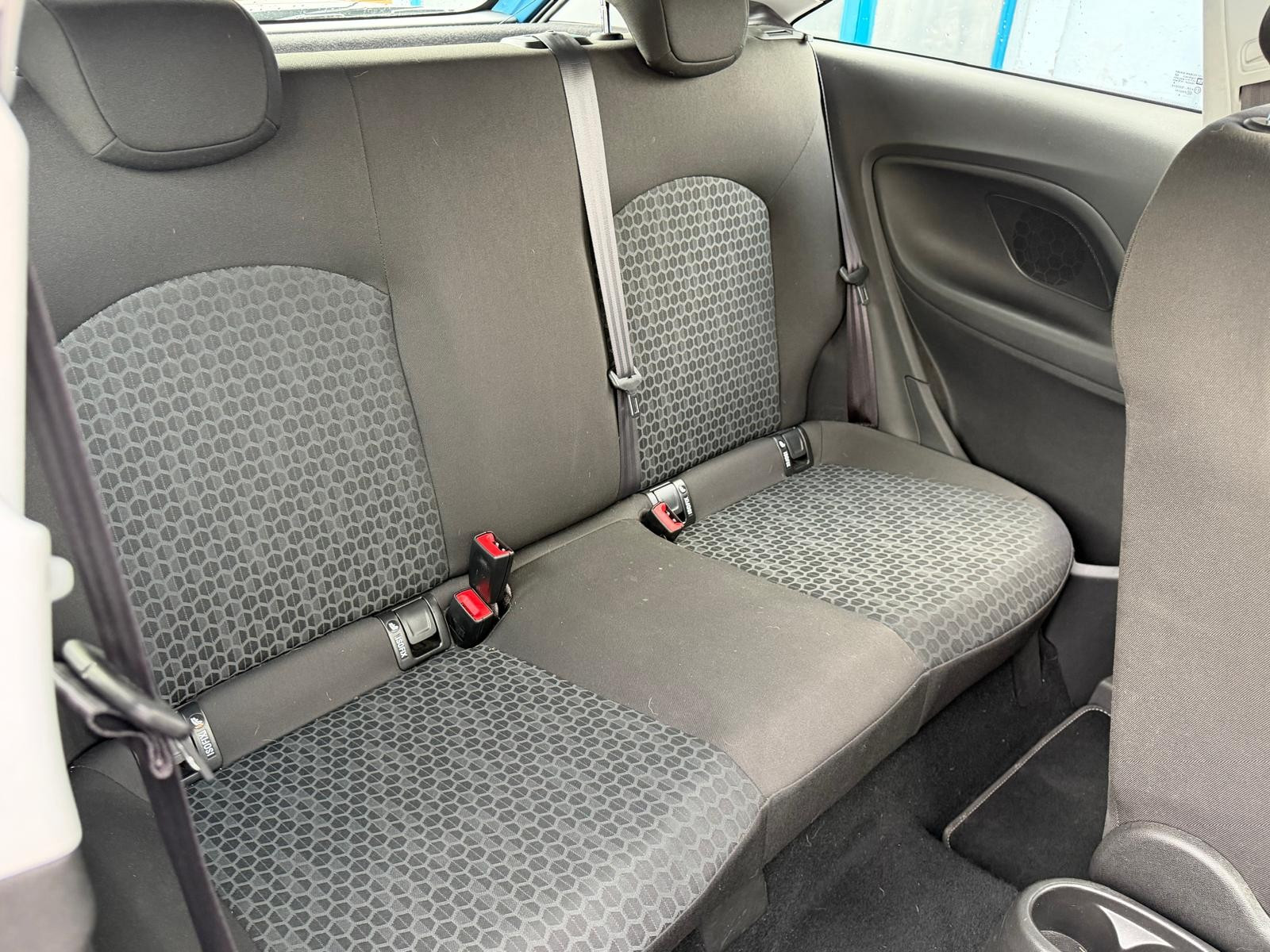 Opel CORSA E - vue 1