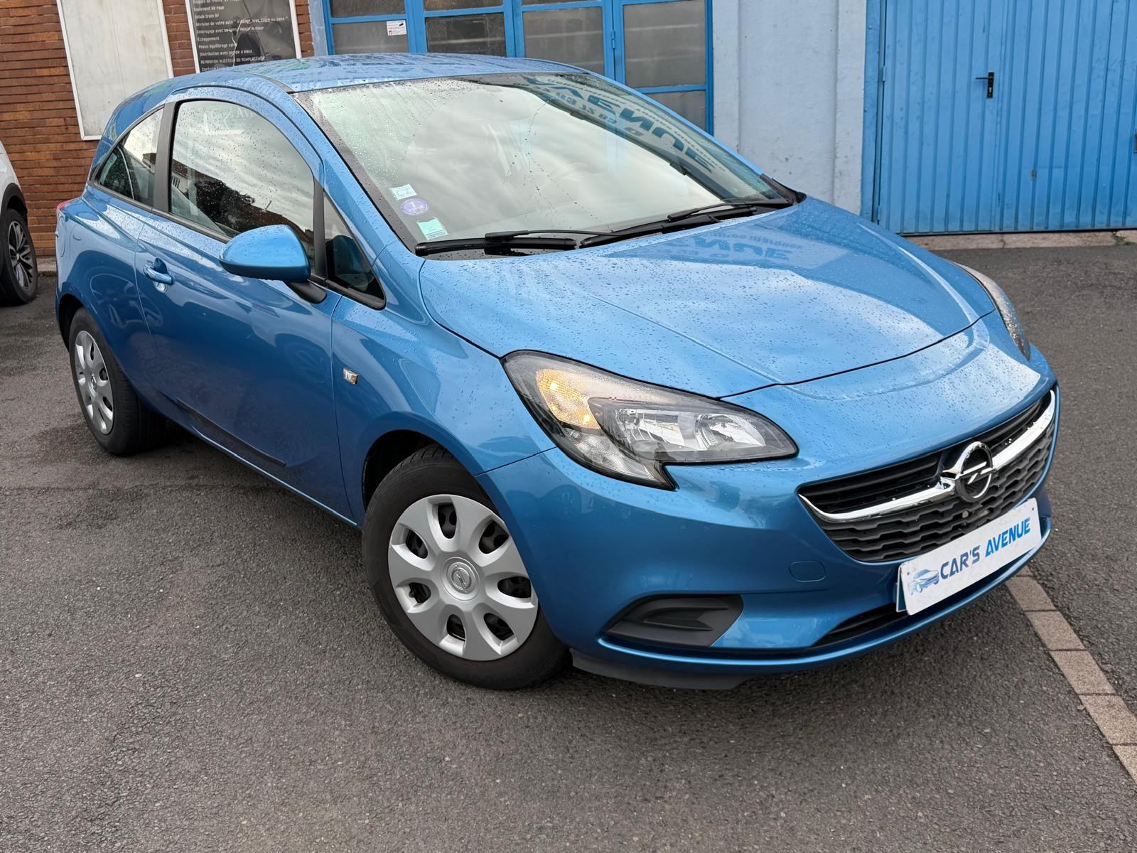Opel CORSA E - vue 1