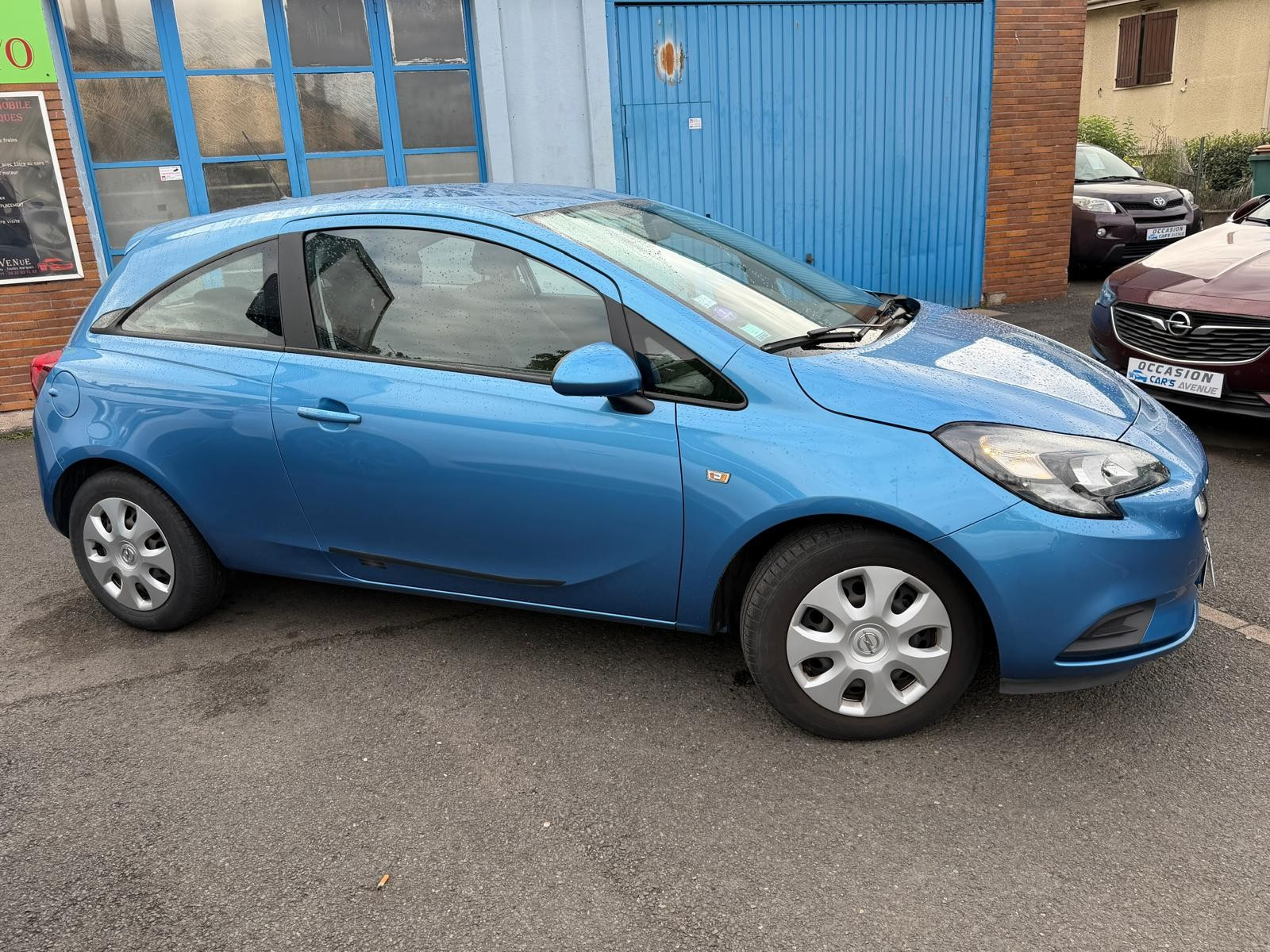 Opel CORSA E - vue 1