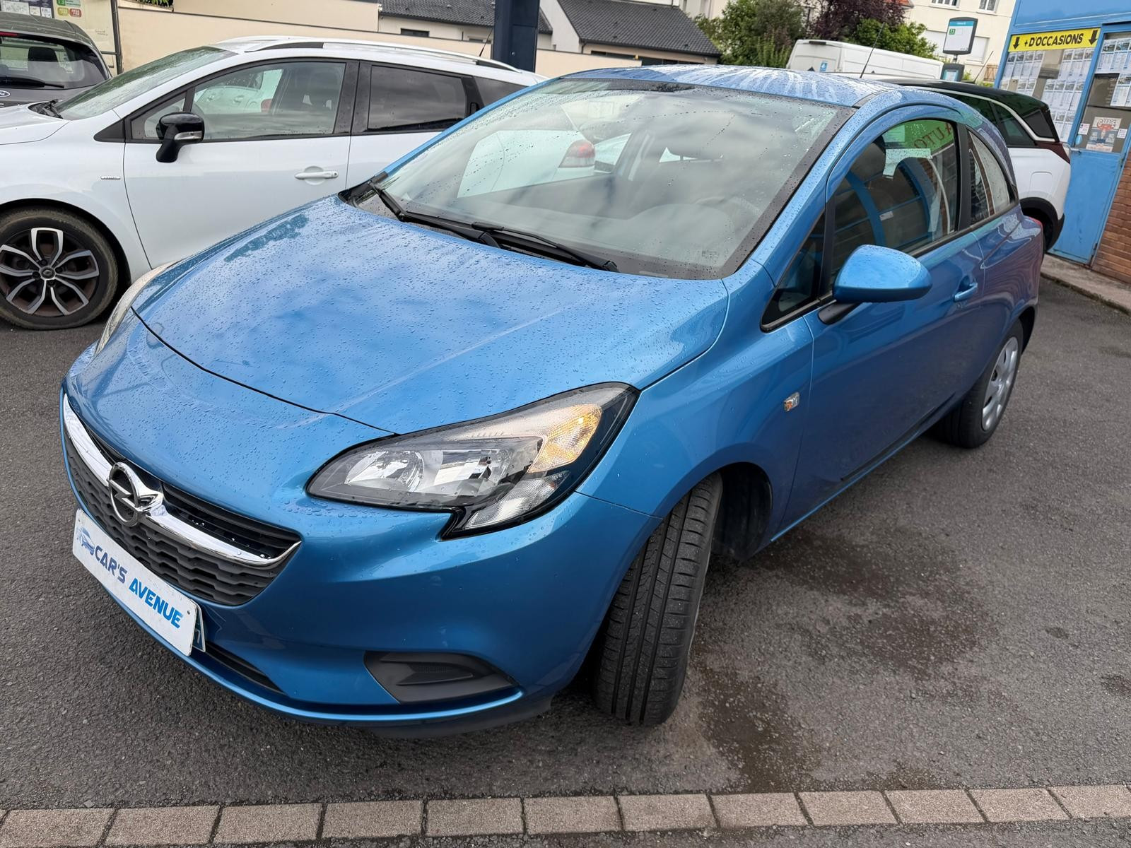 Opel CORSA E - vue 1