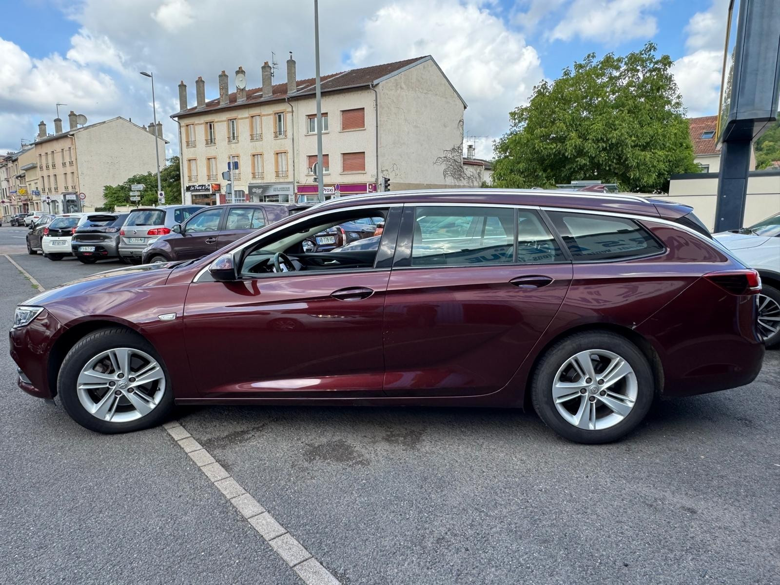 Opel Insignia B Sports Tourer - vue 1