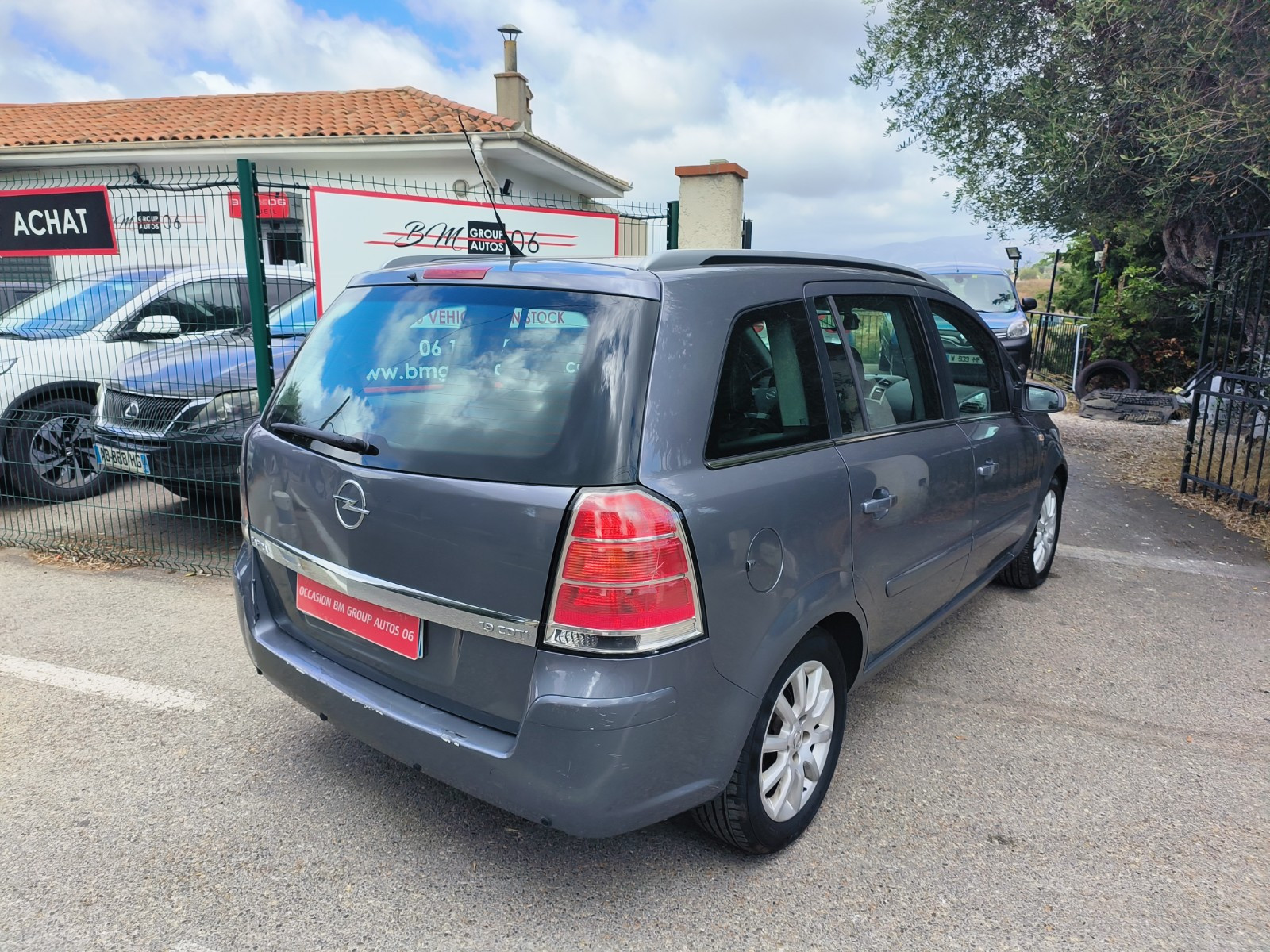 Opel Zafira - vue 1