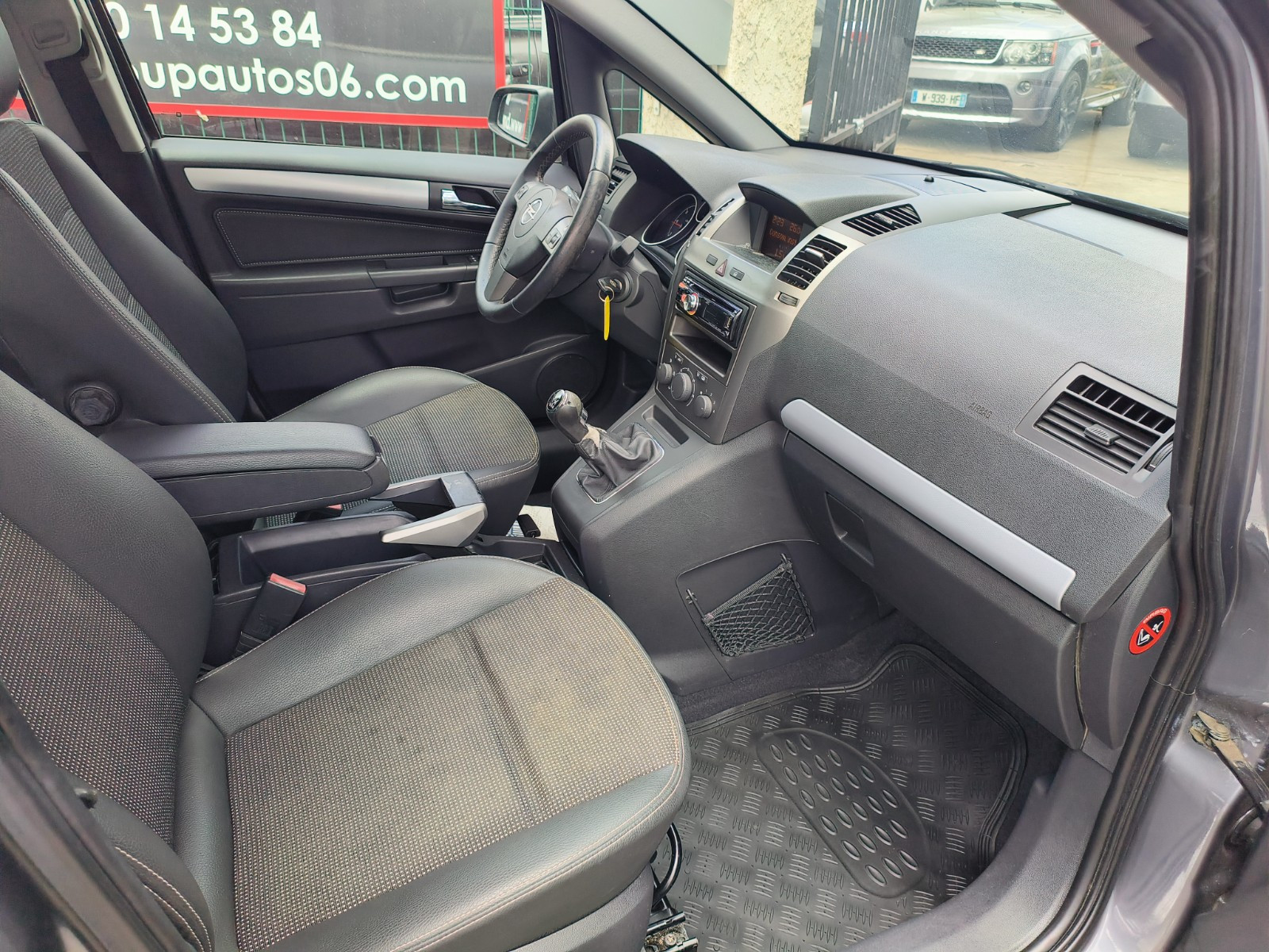 Opel Zafira - vue 1