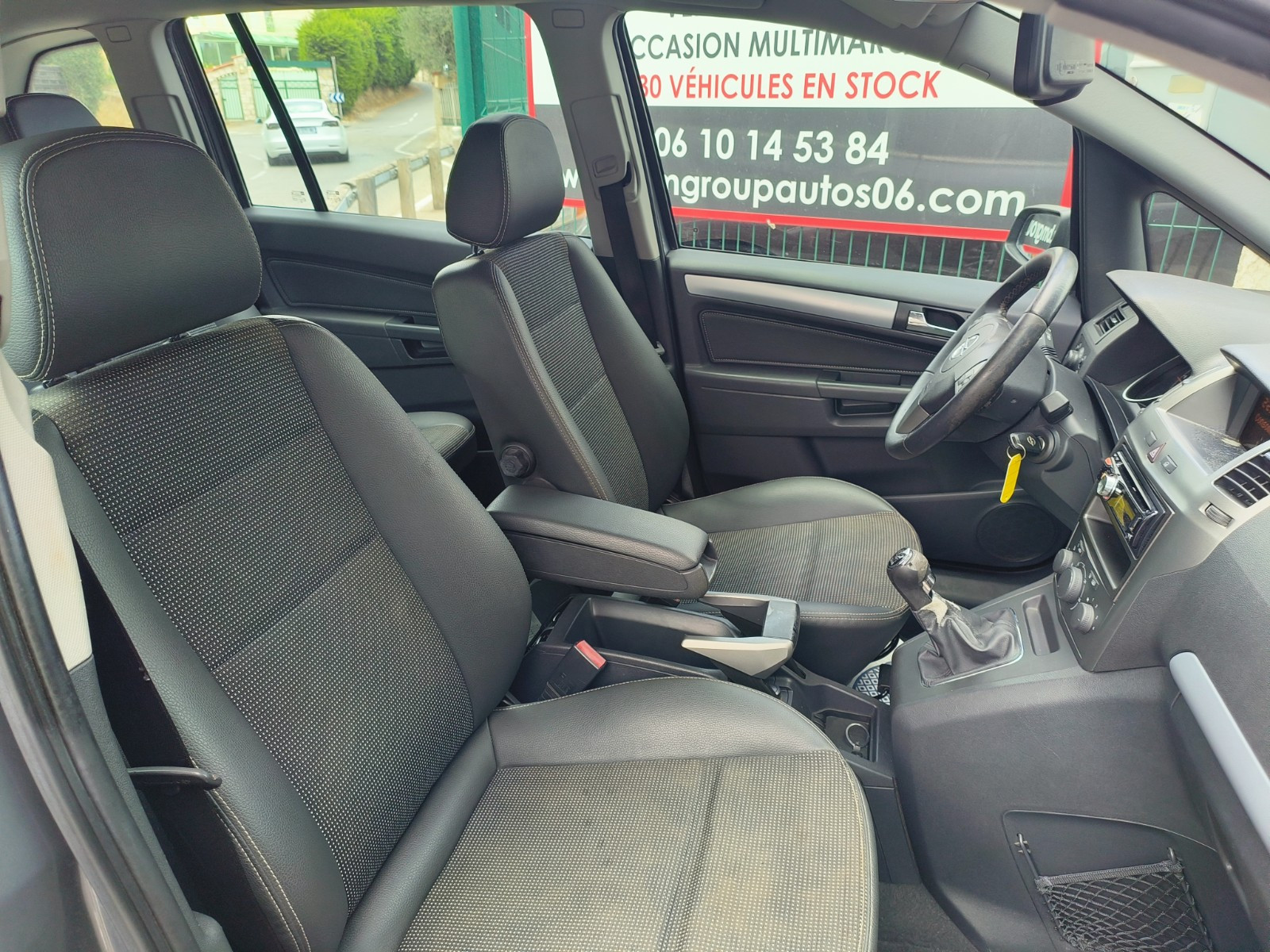 Opel Zafira - vue 1
