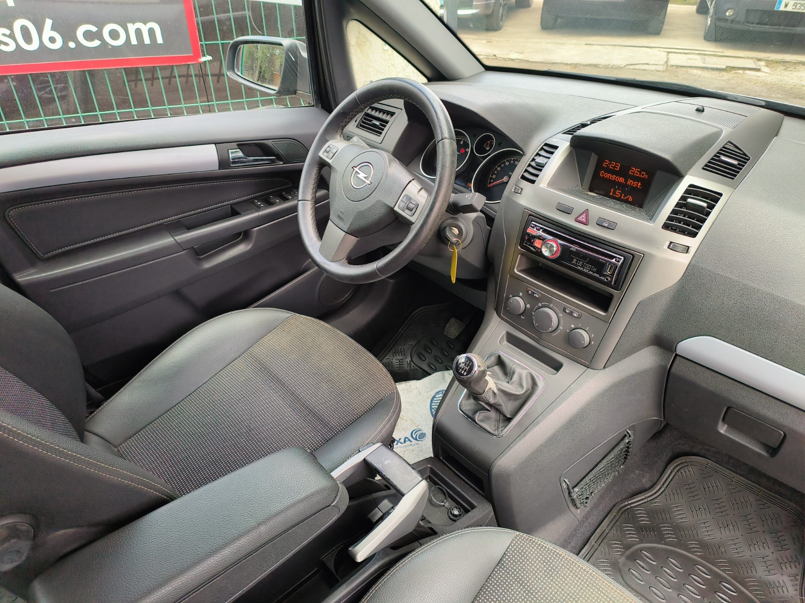 Opel Zafira - vue 1