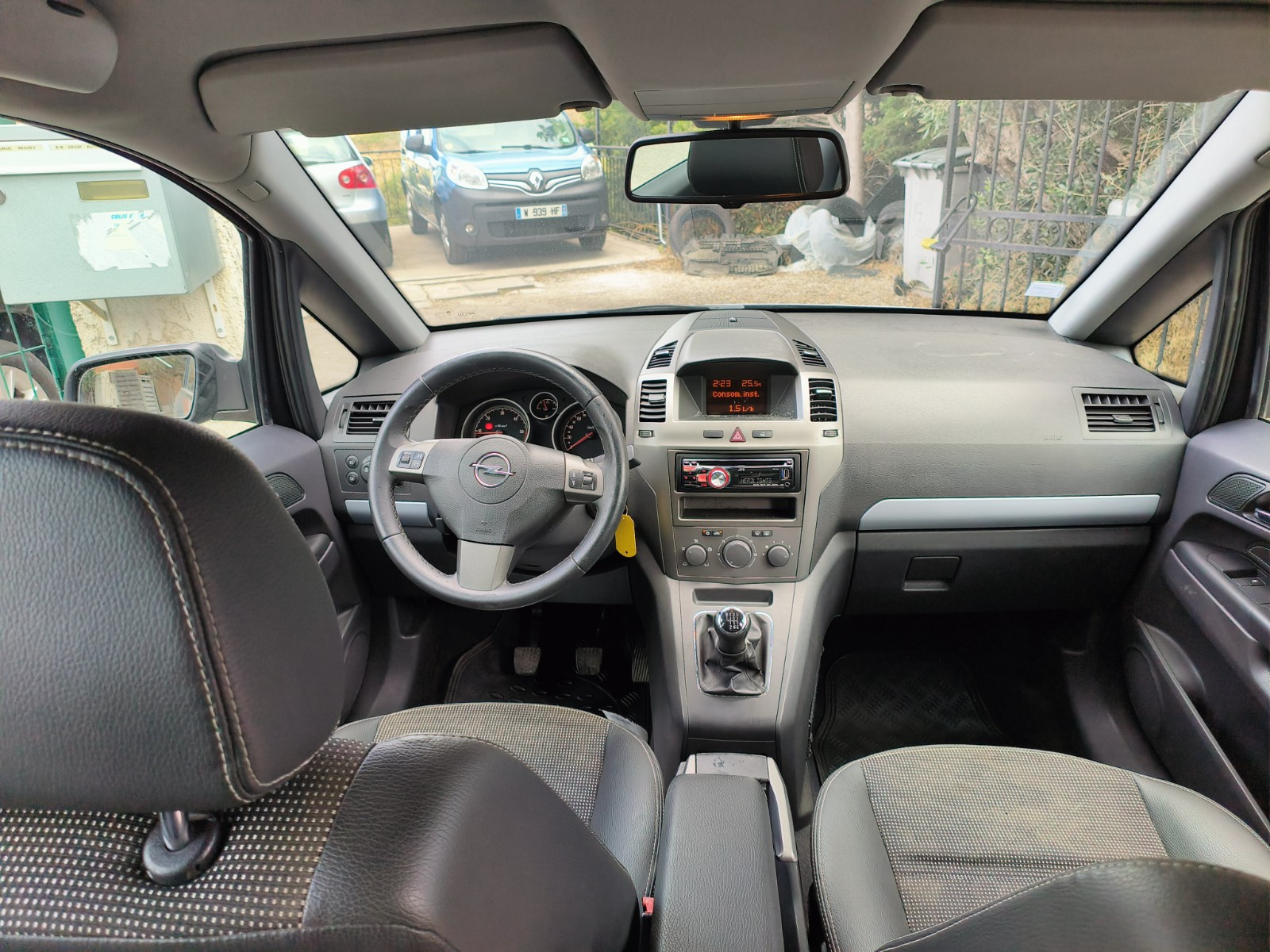 Opel Zafira - vue 1