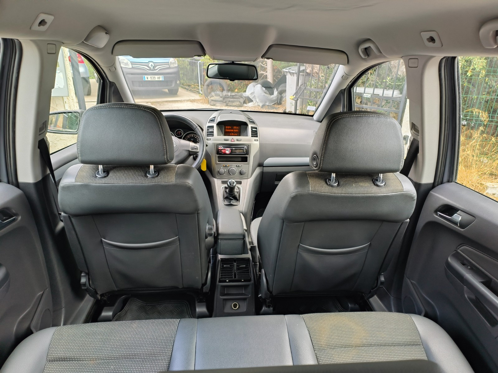 Opel Zafira - vue 1