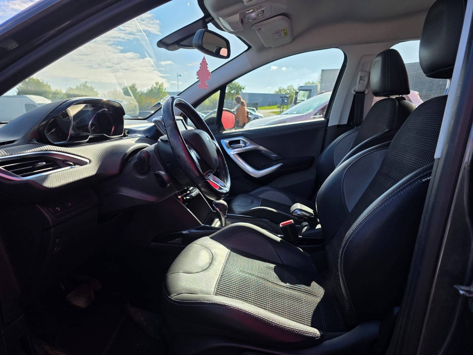 Peugeot 2008 1.5 BlueHDi 120ch E6.c Allure S&S EAT6 – GARANTIE 12 MOIS — photo 9