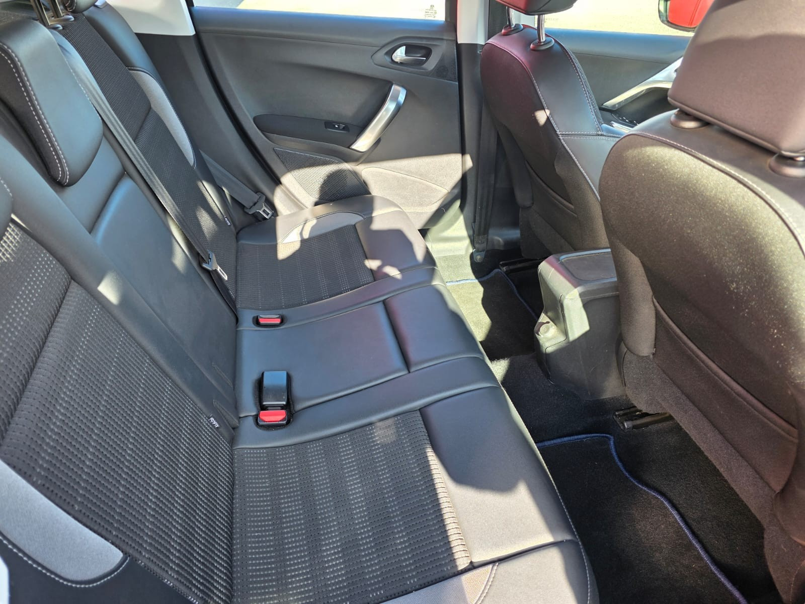 Peugeot 2008 1.5 BlueHDi 120ch E6.c Allure S&S EAT6 – GARANTIE 12 MOIS — photo 16