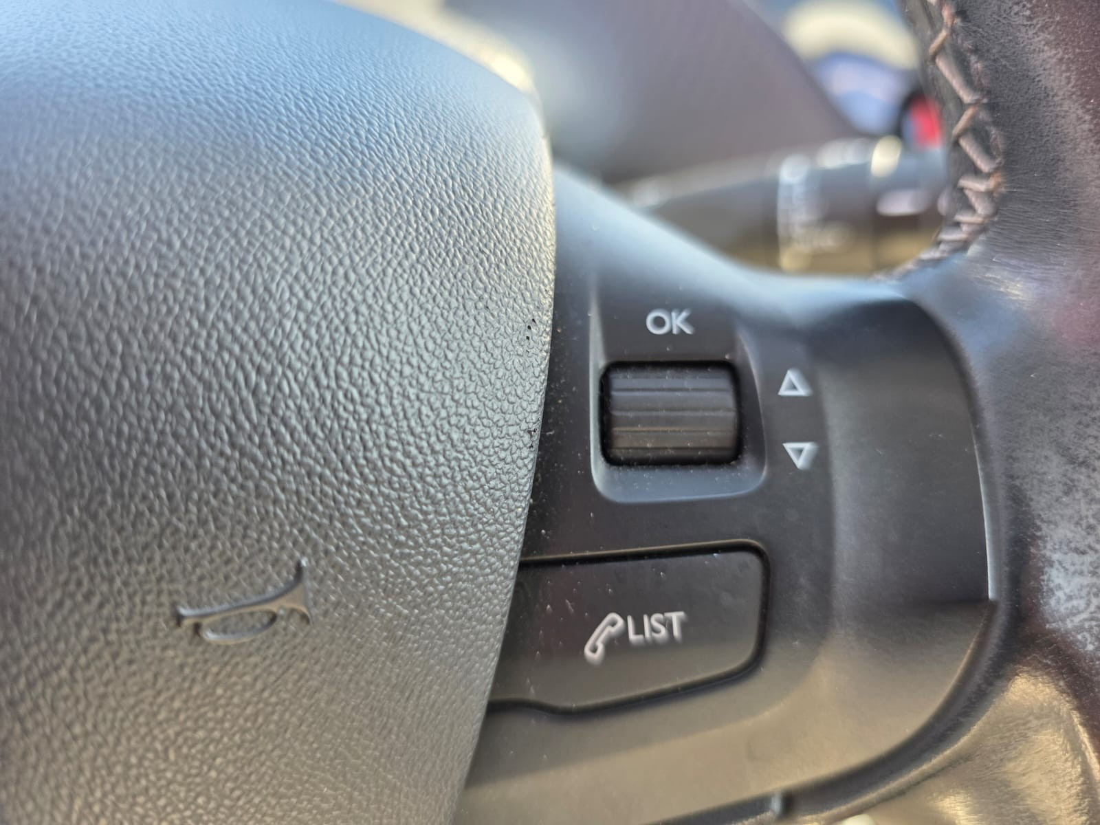 Peugeot 2008 1.5 BlueHDi 120ch E6.c Allure S&S EAT6 – GARANTIE 12 MOIS — photo 22
