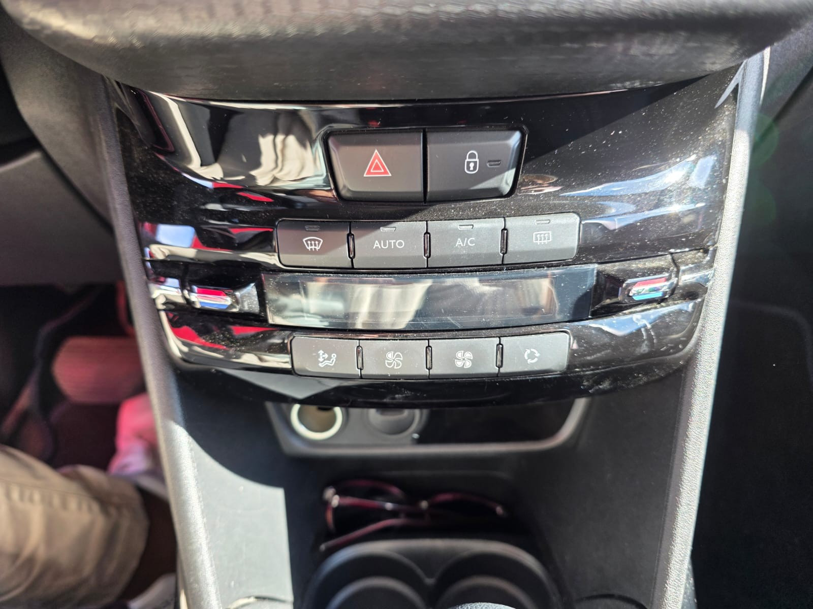 Peugeot 2008 1.5 BlueHDi 120ch E6.c Allure S&S EAT6 – GARANTIE 12 MOIS — photo 23