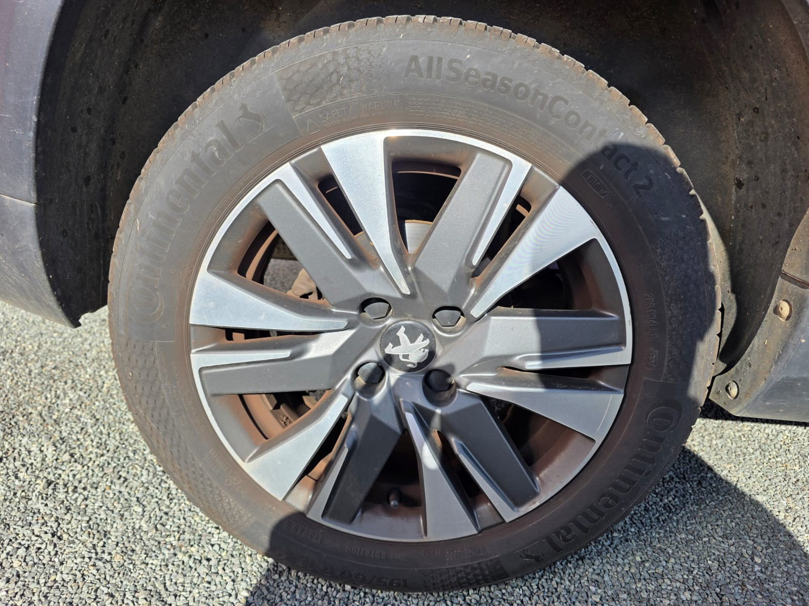 Peugeot 2008 1.5 BlueHDi 120ch E6.c Allure S&S EAT6 – GARANTIE 12 MOIS — photo 33