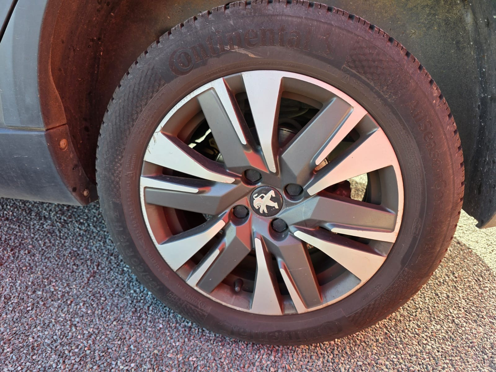 Peugeot 2008 1.5 BlueHDi 120ch E6.c Allure S&S EAT6 – GARANTIE 12 MOIS — photo 34