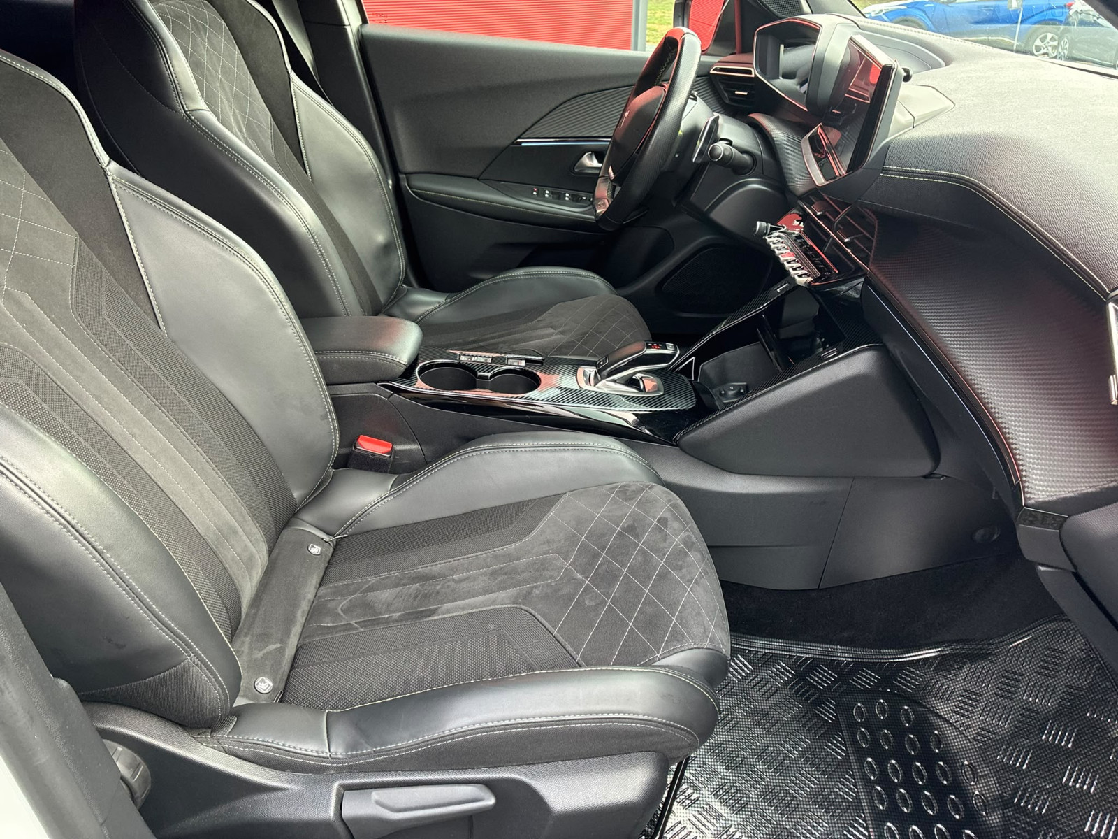 Peugeot 2008 1.5 BlueHDi 130ch GT LINE EAT8 – CARPLAY / ATTELAGE – GARANTIE 12 MOIS — photo 15