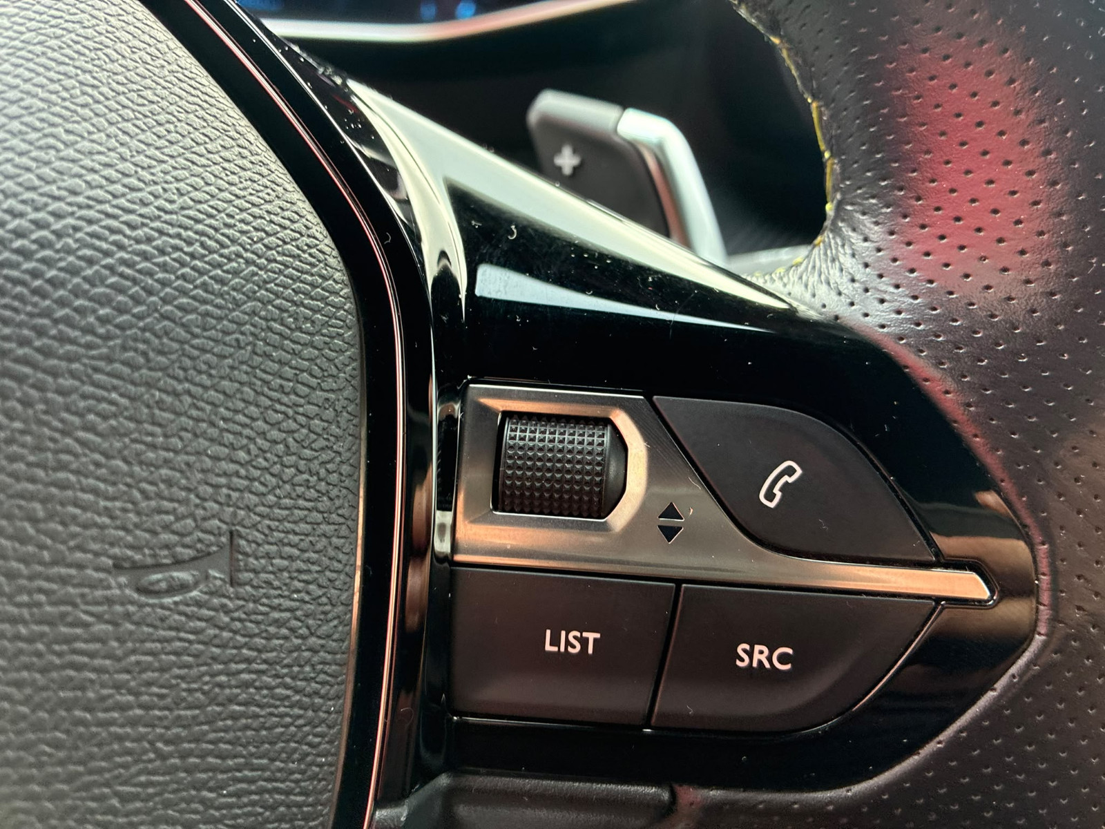 Peugeot 2008 1.5 BlueHDi 130ch GT LINE EAT8 – CARPLAY / ATTELAGE – GARANTIE 12 MOIS — photo 23