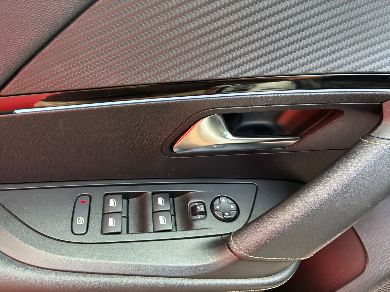 Peugeot 2008 1.5 BlueHDi 130ch GT LINE EAT8 – CARPLAY / ATTELAGE – GARANTIE 12 MOIS — photo 35