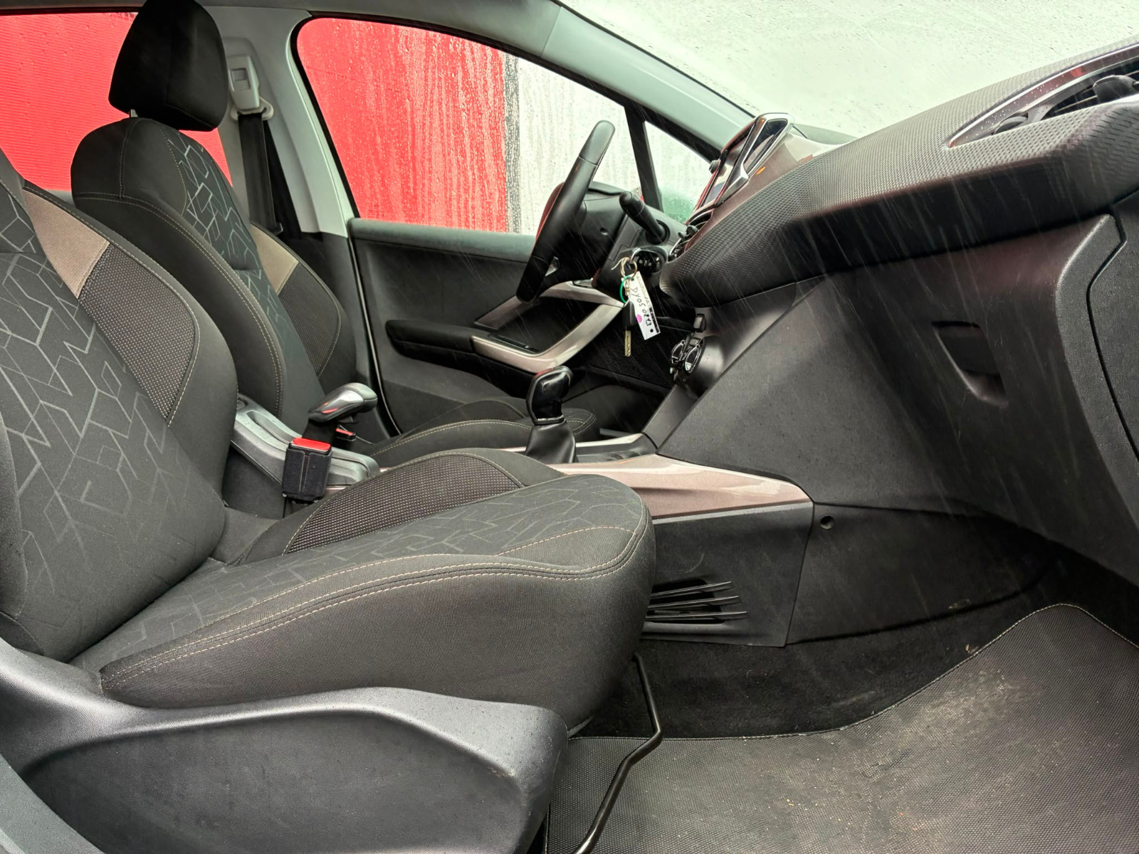 Peugeot 2008 Allure 1.2L 82cv – MOTEUR CHANGÉ 30 000KM – GARANTIE 12 MOIS — photo 14