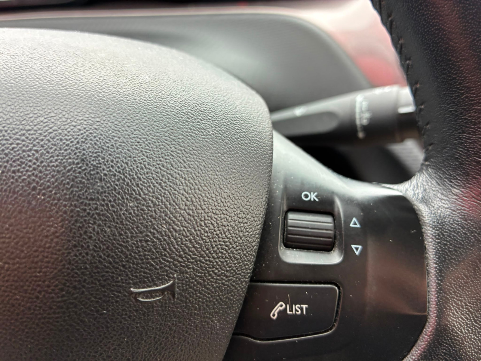 Peugeot 2008 Allure 1.2L 82cv – MOTEUR CHANGÉ 30 000KM – GARANTIE 12 MOIS — photo 23