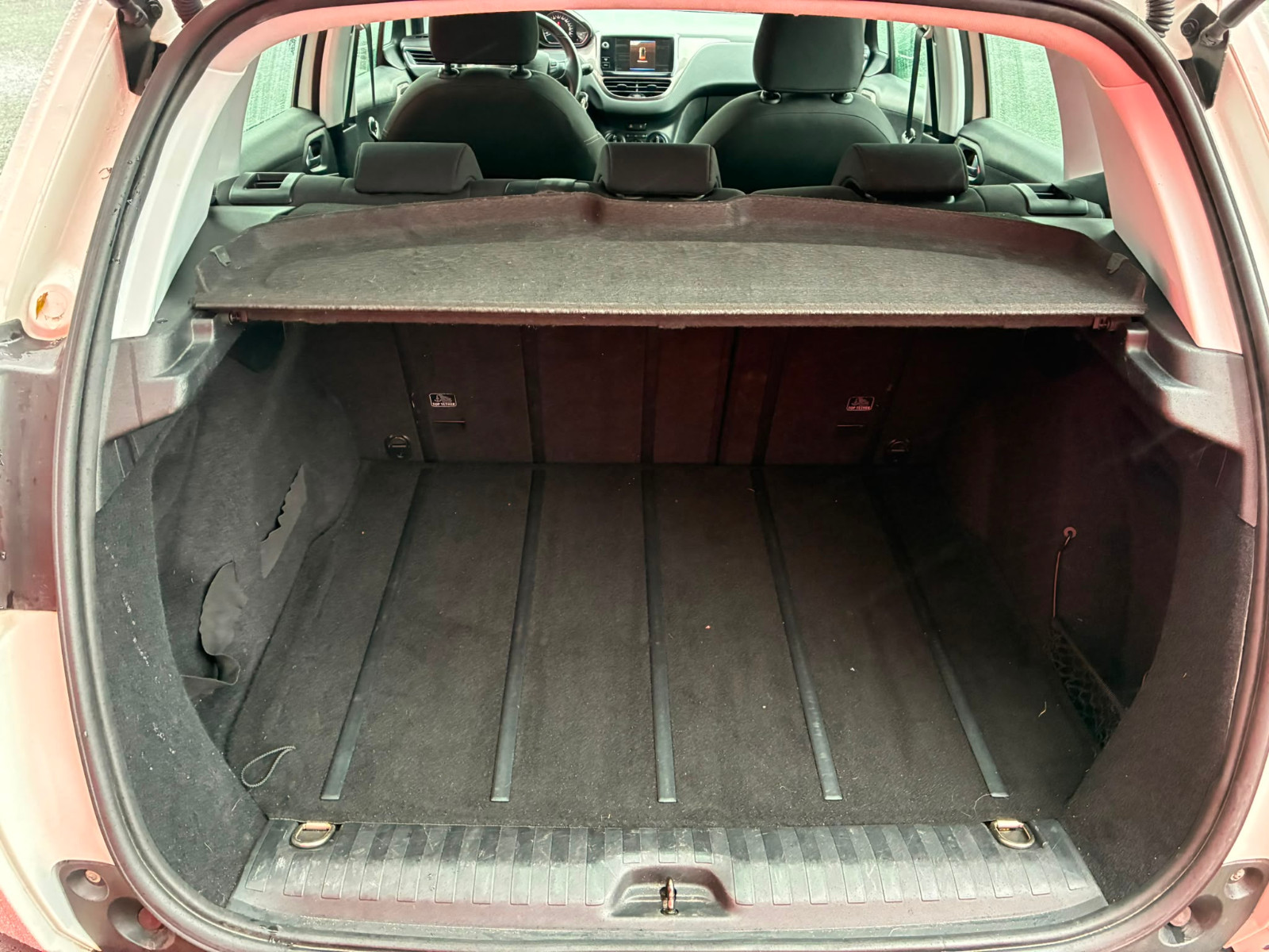 Peugeot 2008 Allure 1.2L 82cv – MOTEUR CHANGÉ 30 000KM – GARANTIE 12 MOIS — photo 28
