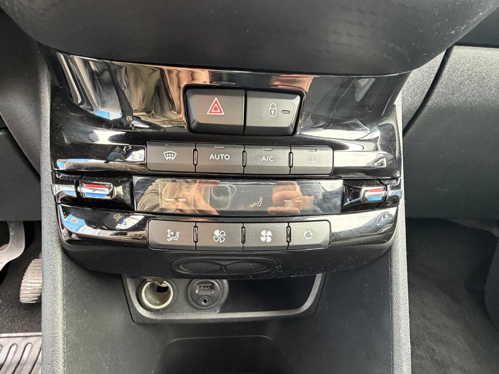 Peugeot 2008 - vue 1