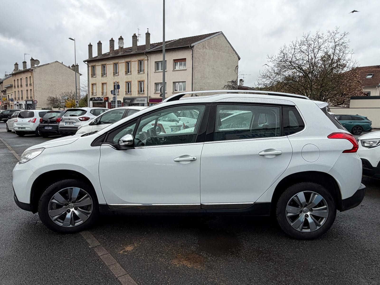 Peugeot 2008 - vue 1