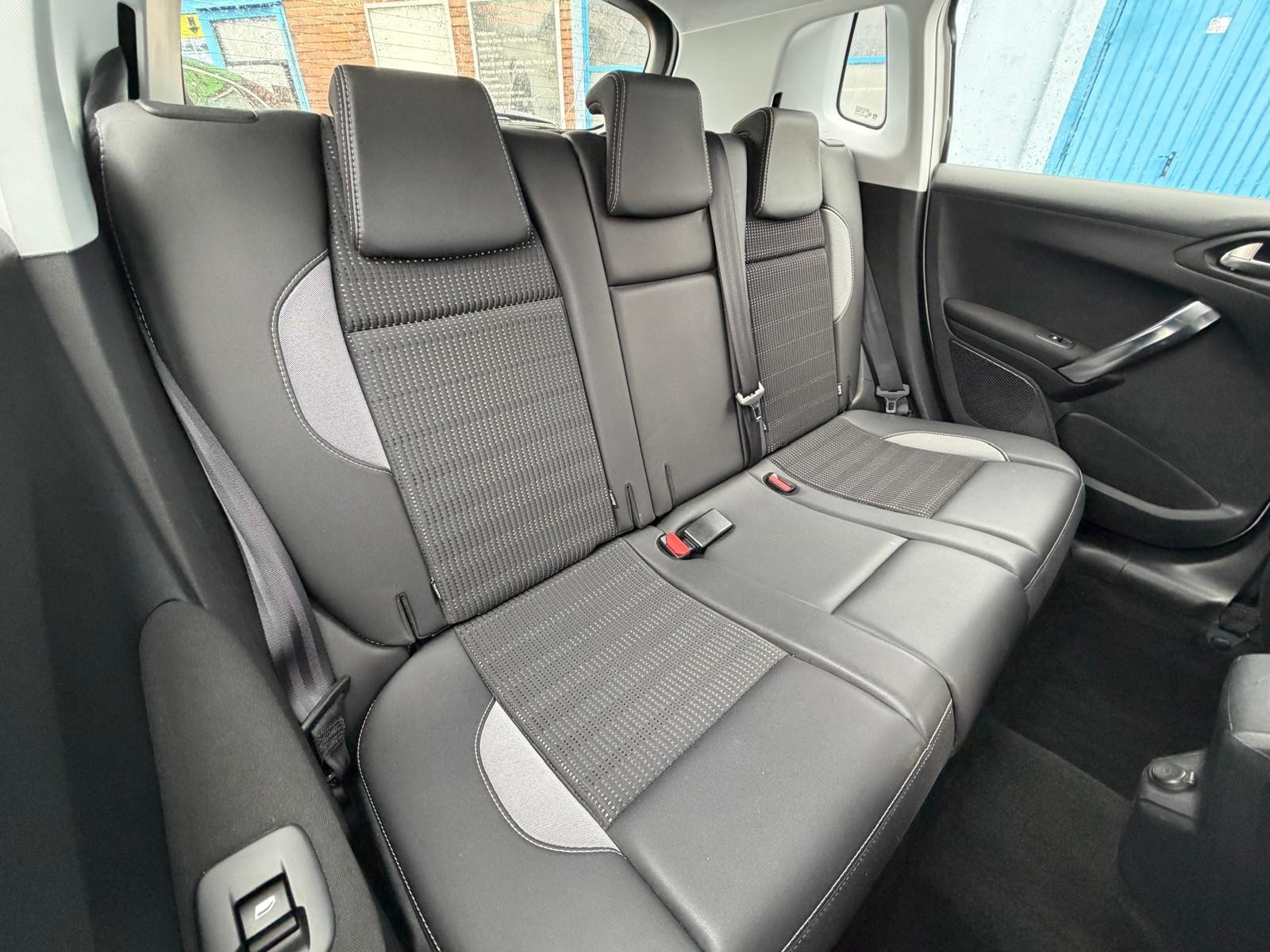 Peugeot 2008 - vue 1