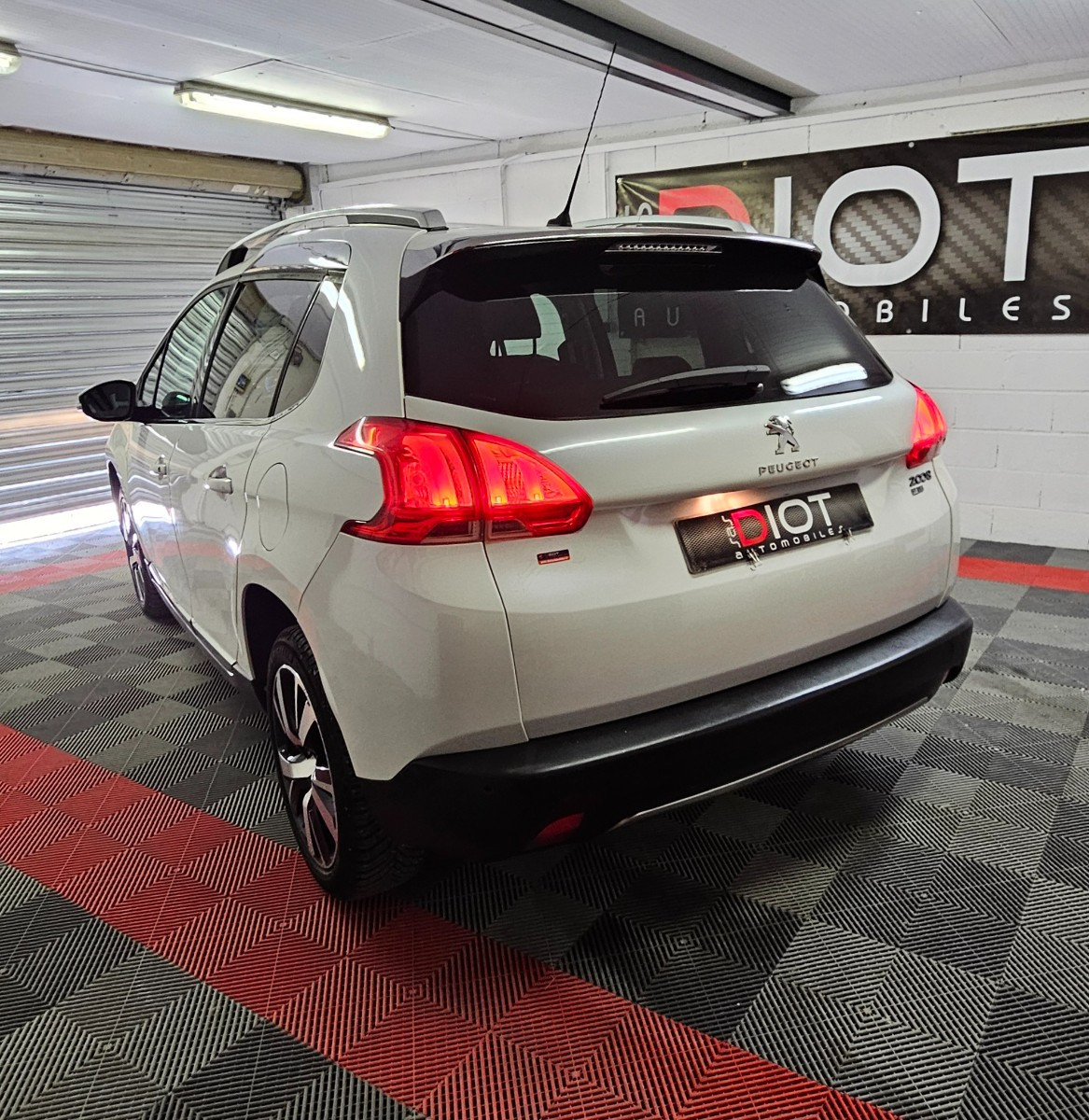 Peugeot 2008 - vue 1