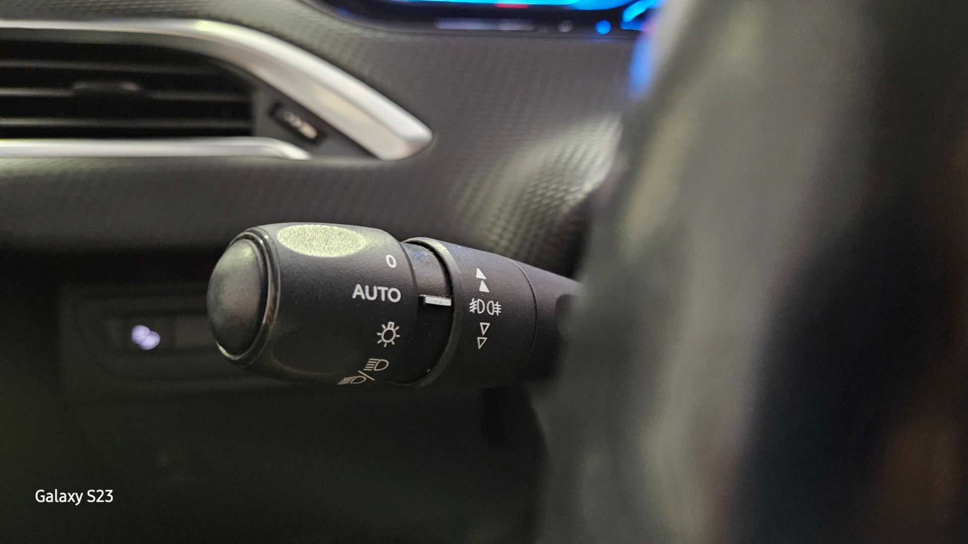 Peugeot 2008 - vue 1