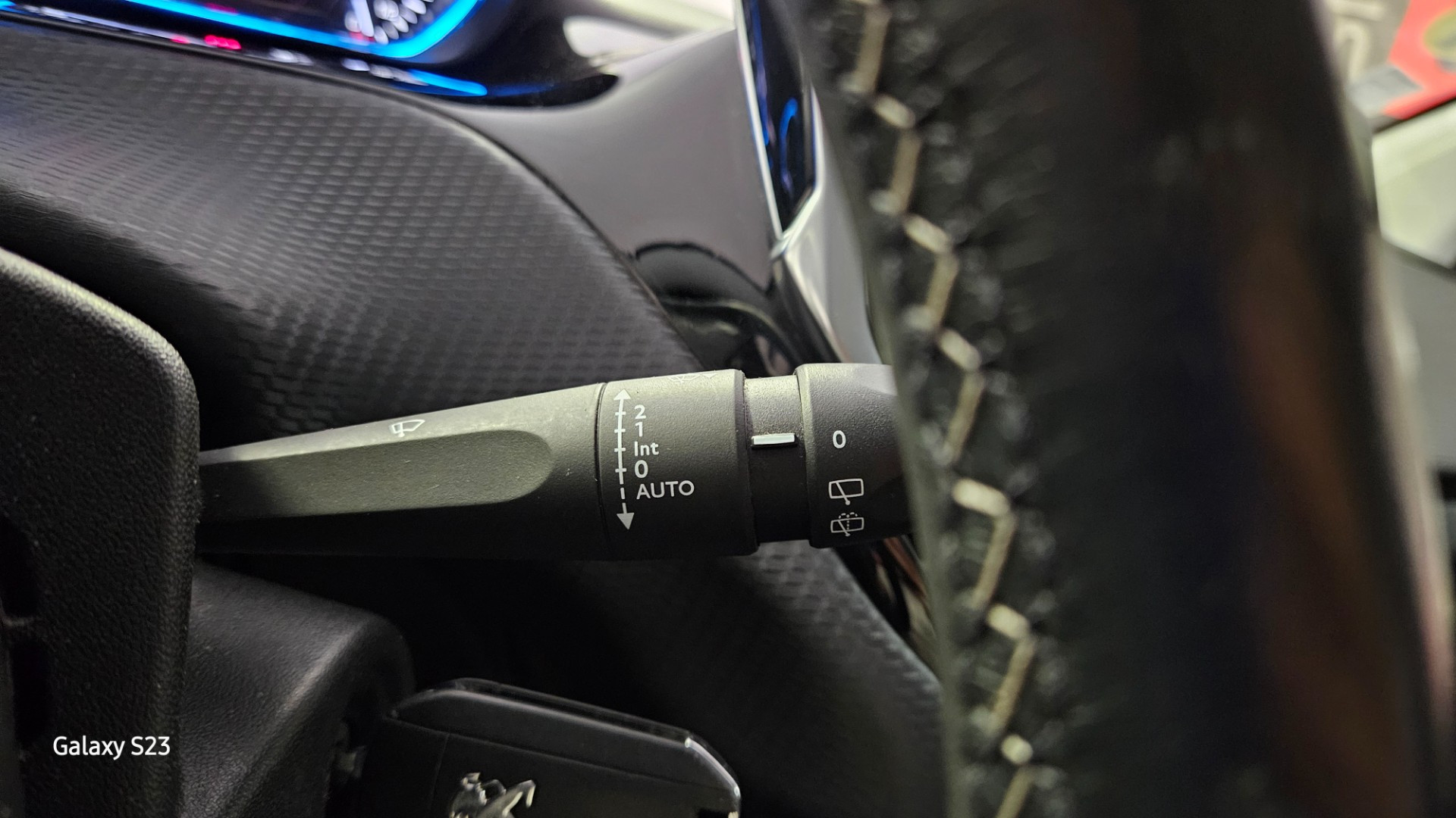 Peugeot 2008 - vue 1