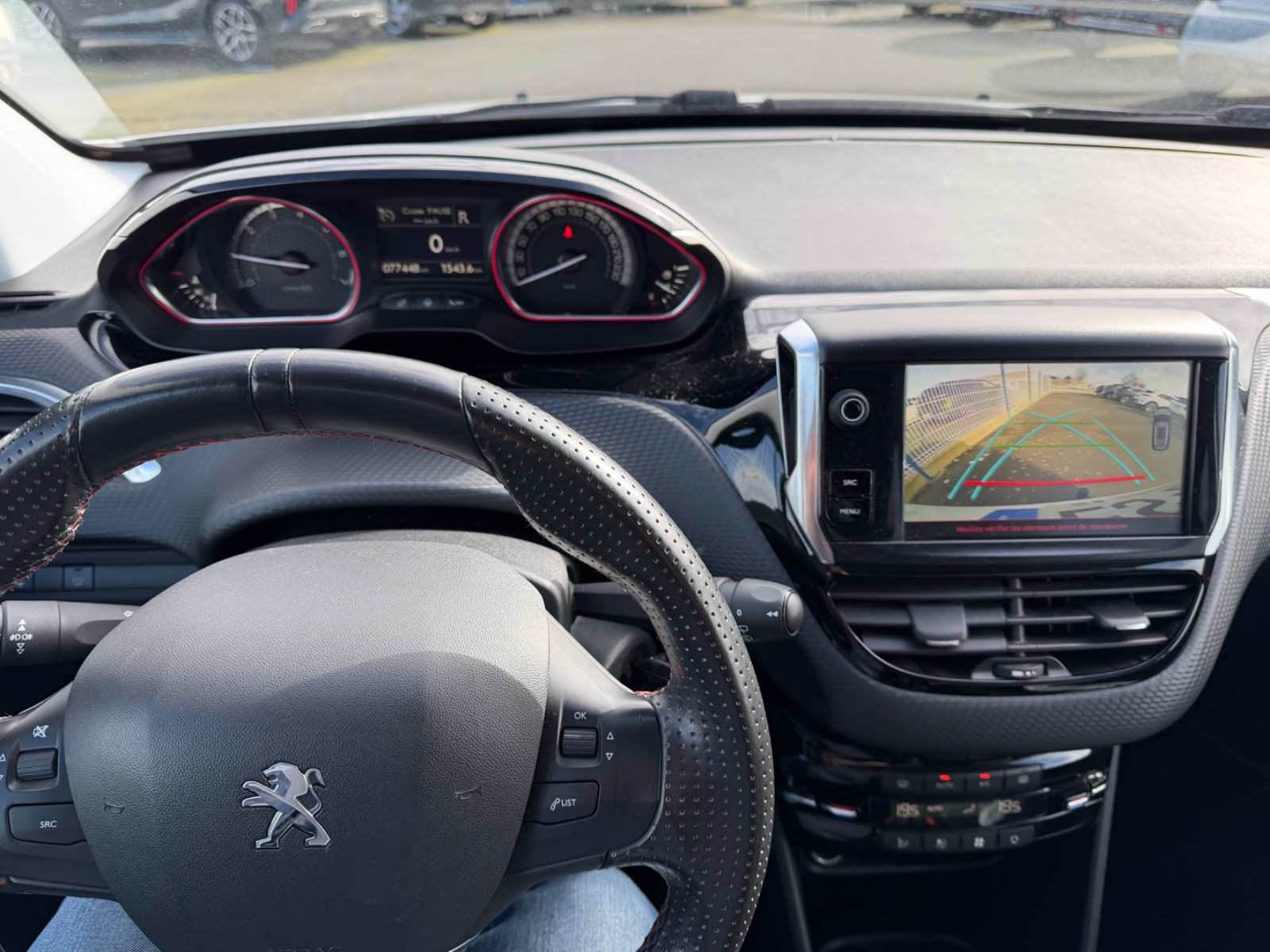 Peugeot 2008 GT LINE 1.2L 130 CH EAT8 - vue 1
