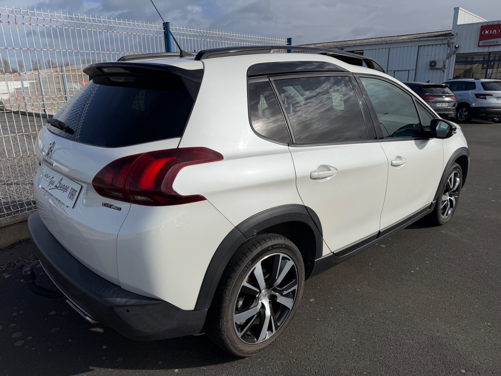 Peugeot 2008 GT LINE 1.2L 130 CH EAT8 - vue 1
