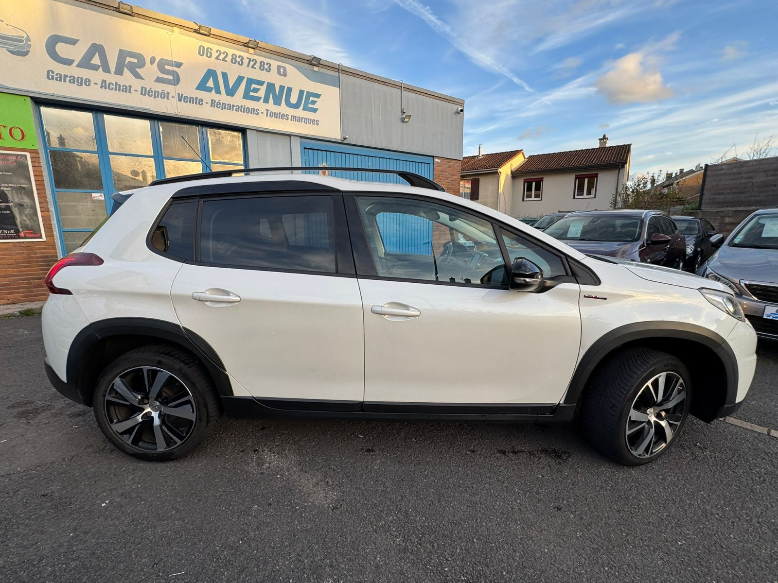 Peugeot 2008 - vue 1