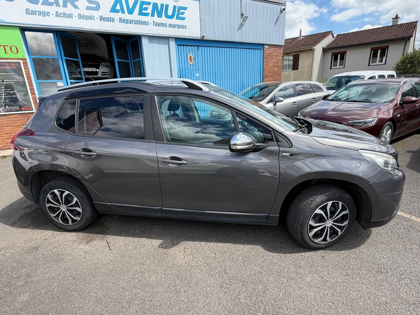 Peugeot 2008 - vue 1