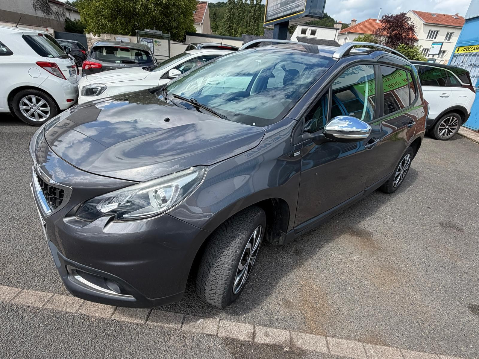 Peugeot 2008 - vue 1