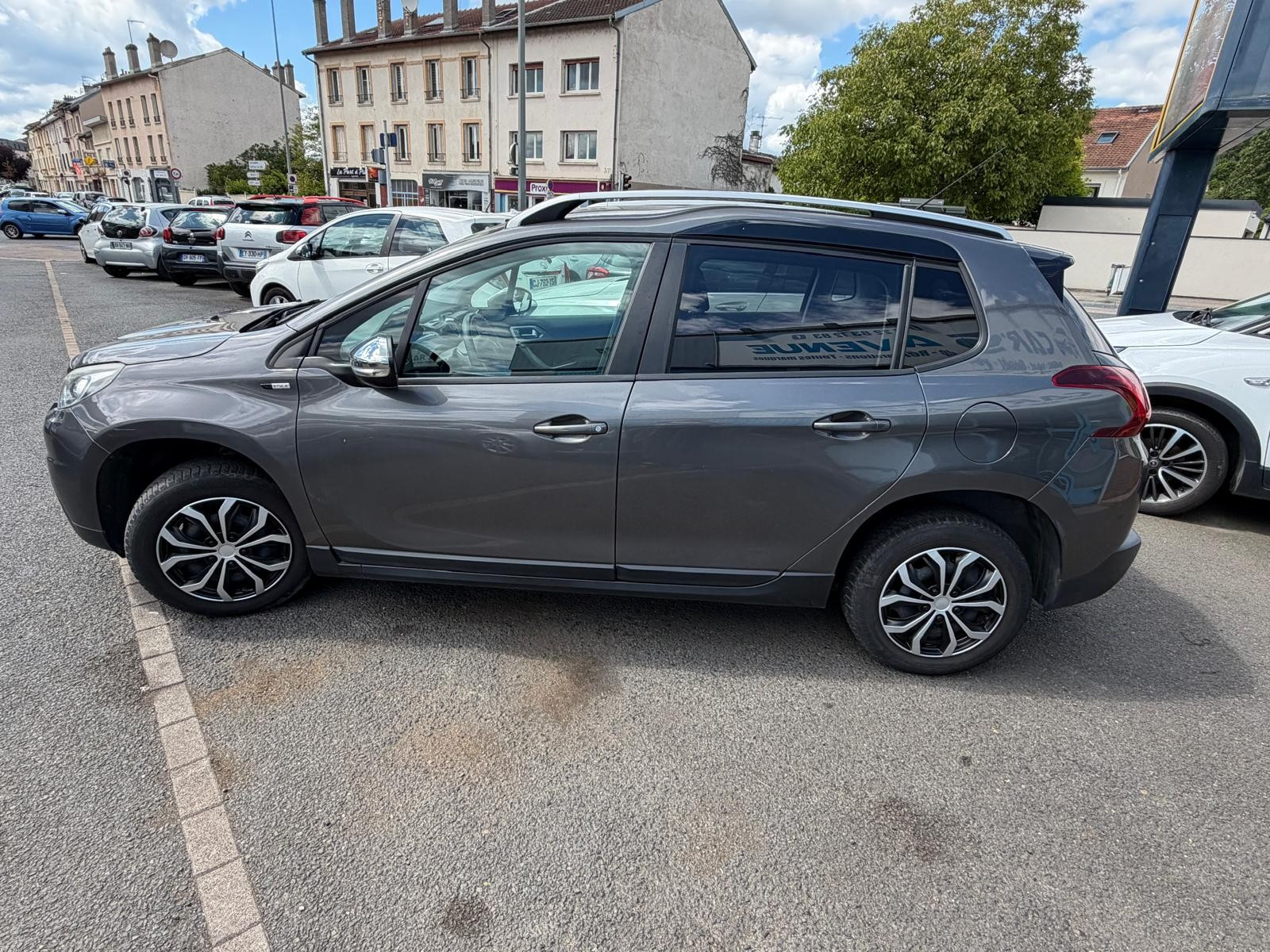 Peugeot 2008 - vue 1