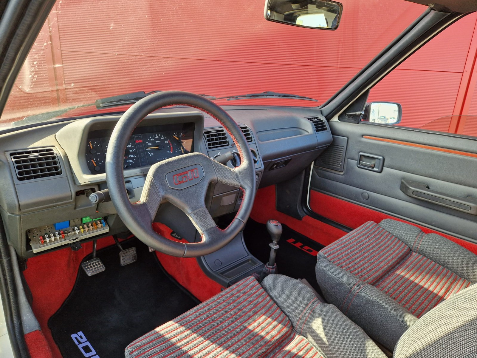Peugeot 205 GTI GTI 1.6I 115CV – GARANTIE 12 MOIS — photo 13
