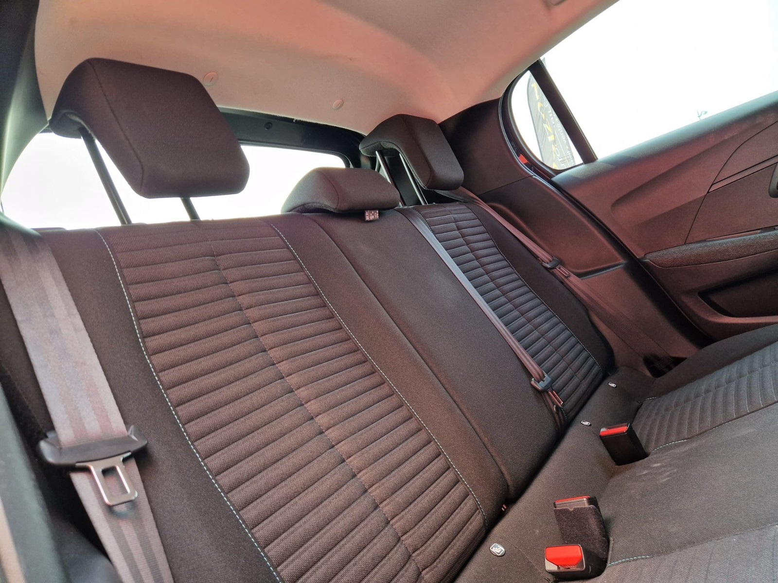 Peugeot 208 STYLE 1.5 HDI 100CV – GARANTIE 12 MOIS — photo 36