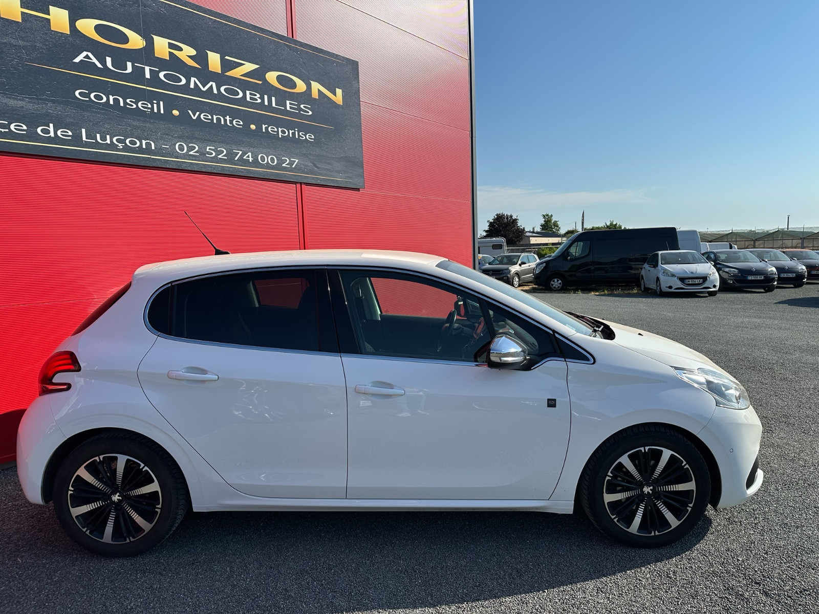 Peugeot 208 1.5 BLUE HDI 102 CH TECH EDITION – GARANTIE 12 MOIS — photo 4