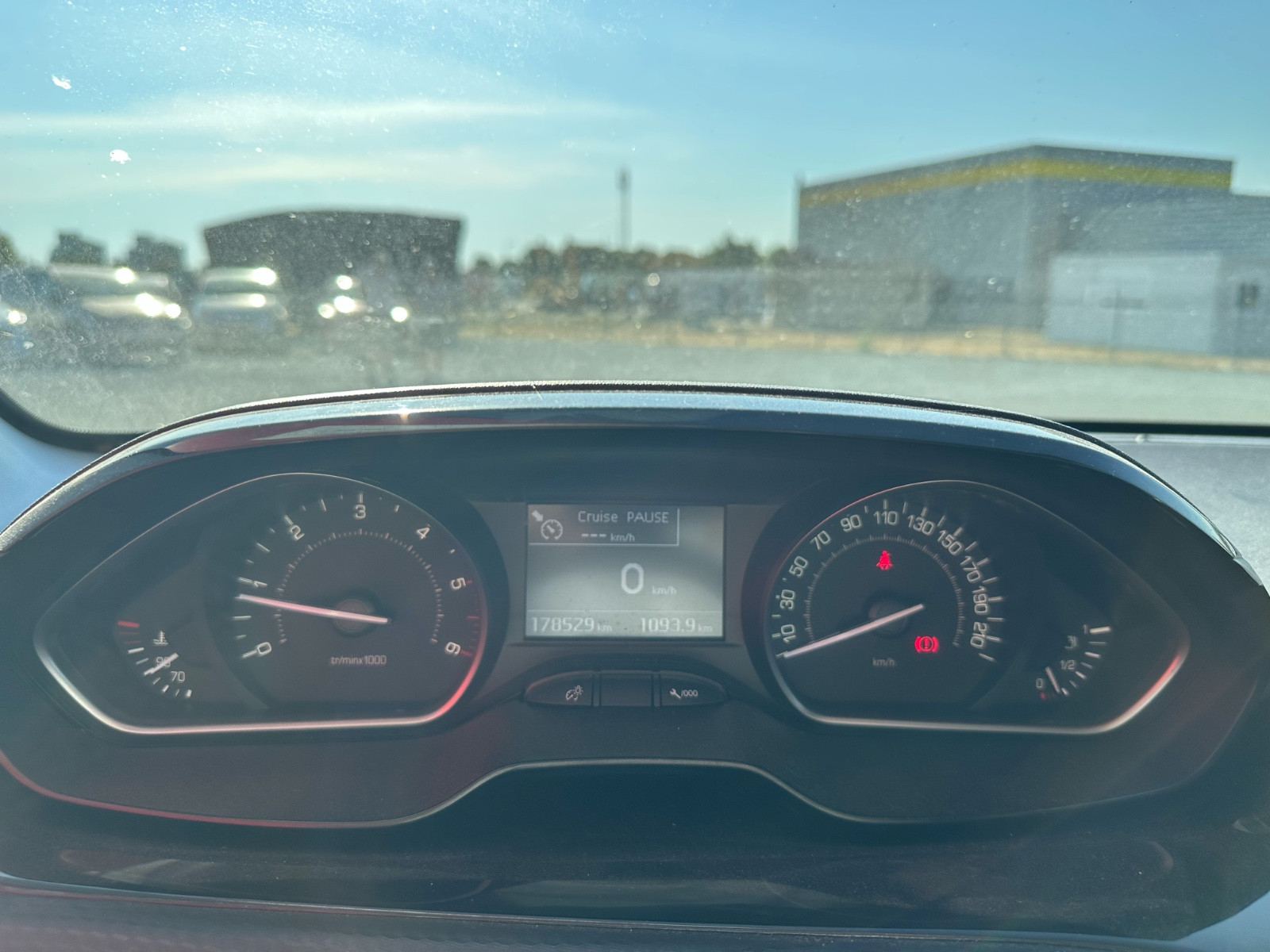 Peugeot 208 1.5 BLUE HDI 102 CH TECH EDITION – GARANTIE 12 MOIS — photo 31