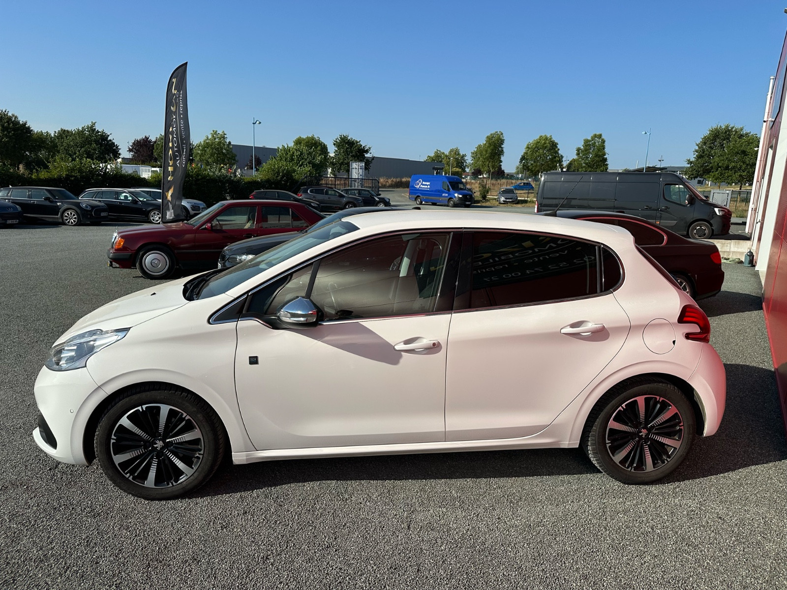 Peugeot 208 1.5 BLUE HDI 102 CH TECH EDITION – GARANTIE 12 MOIS — photo 8