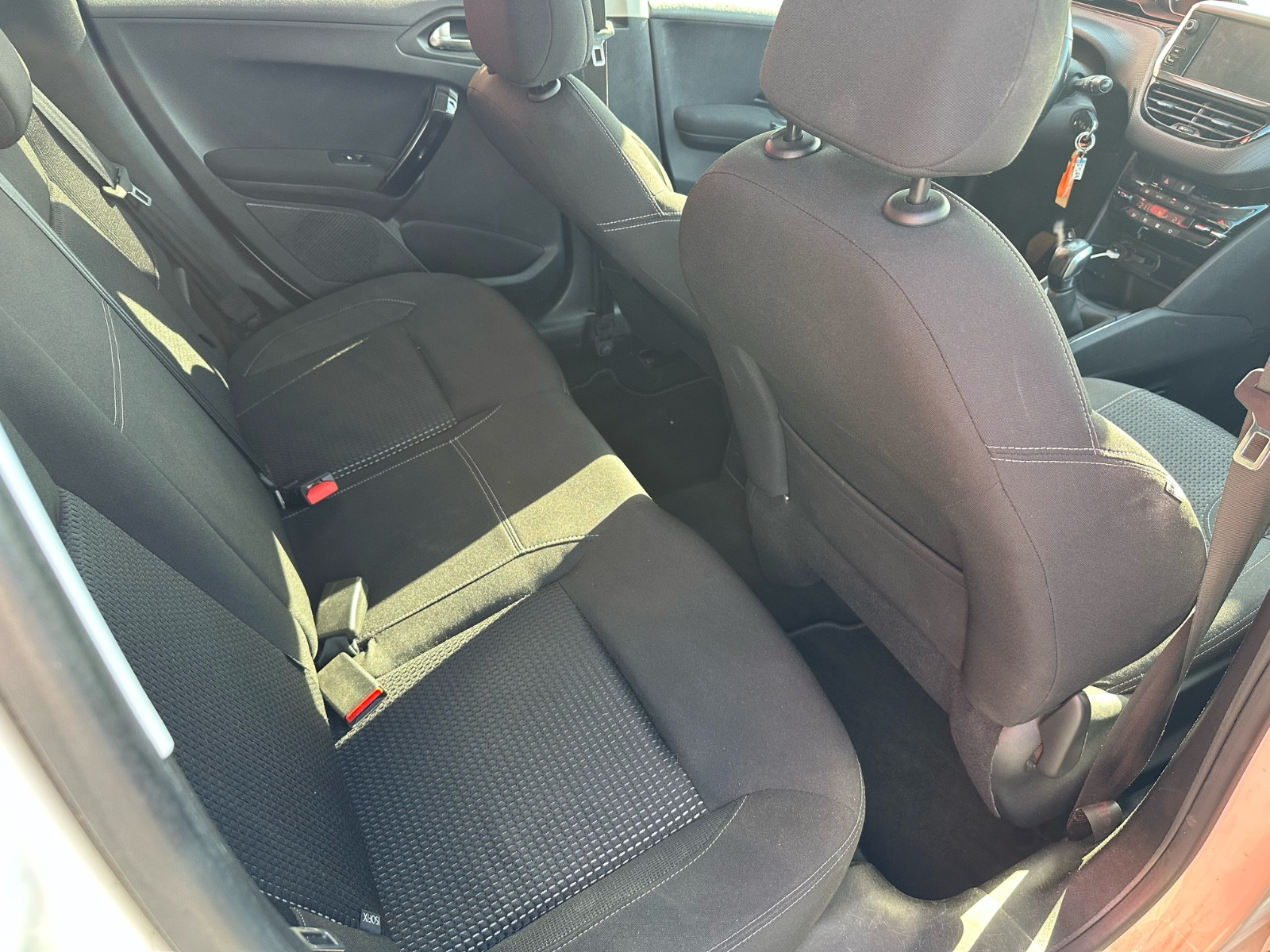 Peugeot 208 1.5 BLUE HDI 102 CH TECH EDITION – GARANTIE 12 MOIS — photo 24