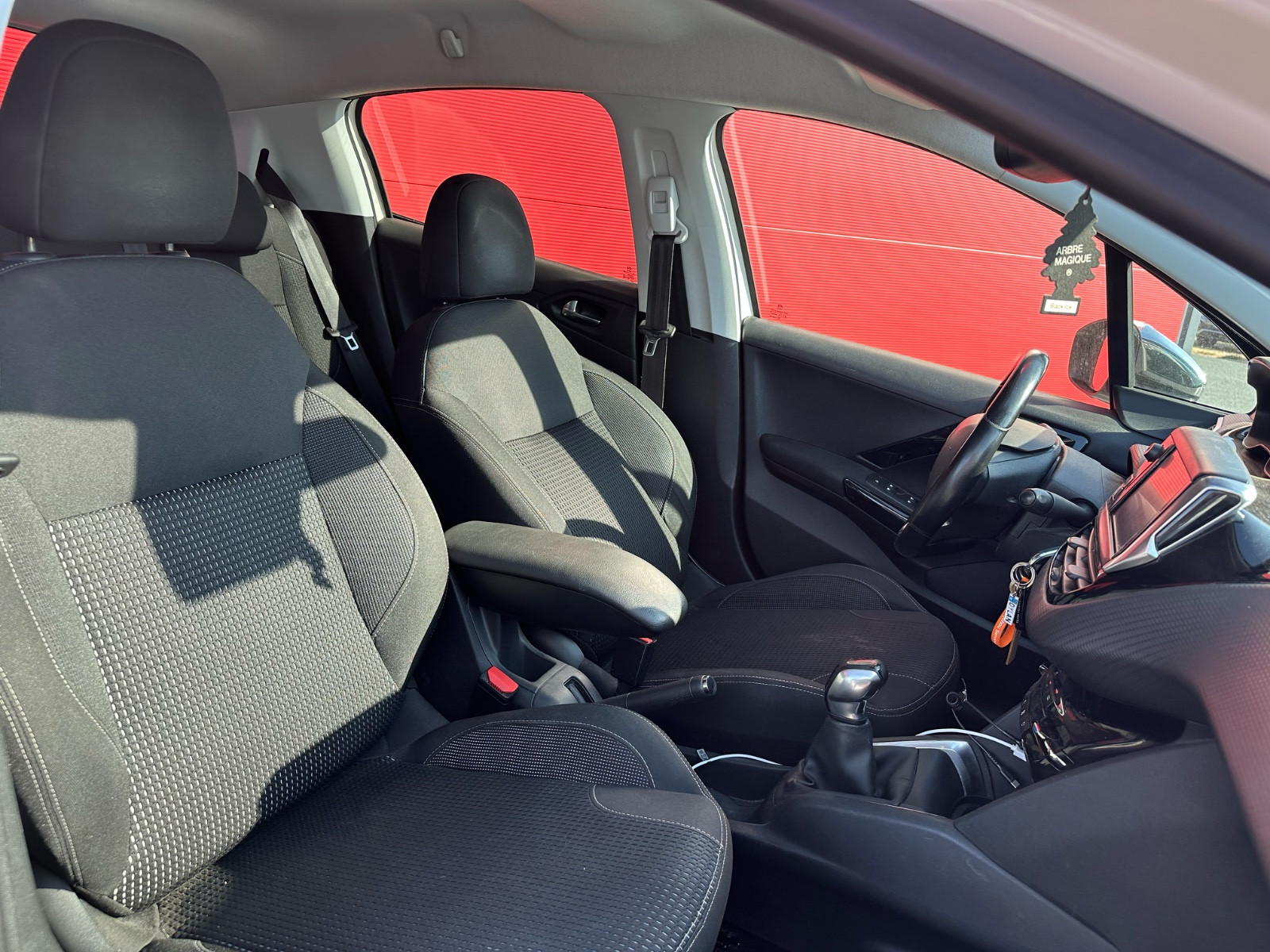 Peugeot 208 1.5 BLUE HDI 102 CH TECH EDITION – GARANTIE 12 MOIS — photo 21