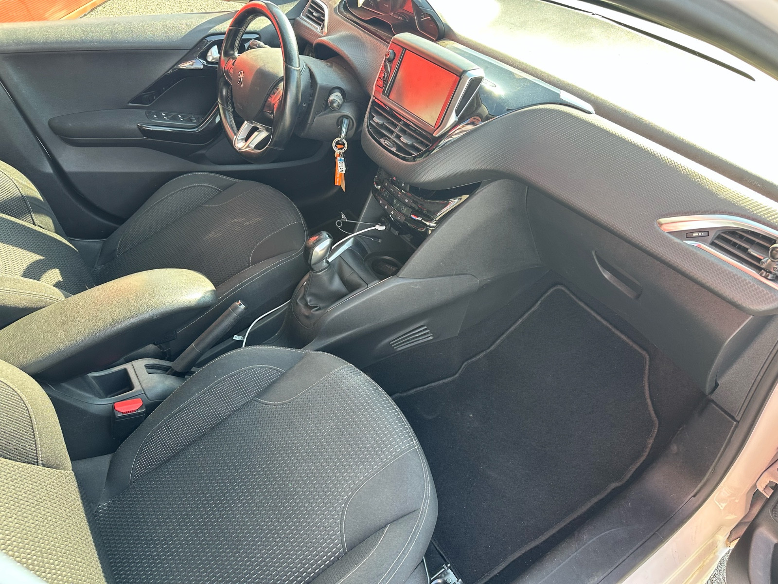 Peugeot 208 1.5 BLUE HDI 102 CH TECH EDITION – GARANTIE 12 MOIS — photo 22